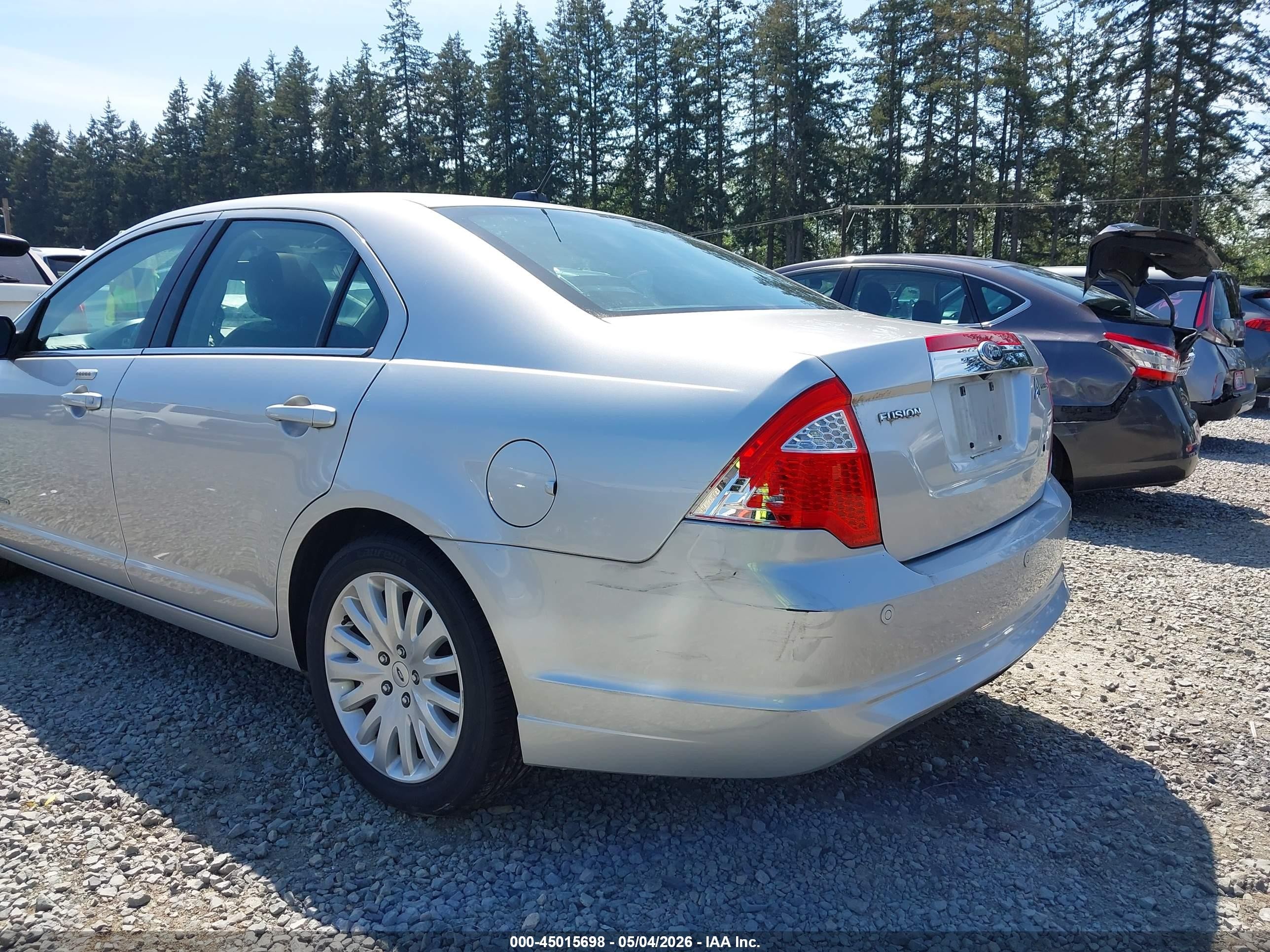 2011 Ford Fusion Hybrid   Silver vin: 3FADP0L33BR184832