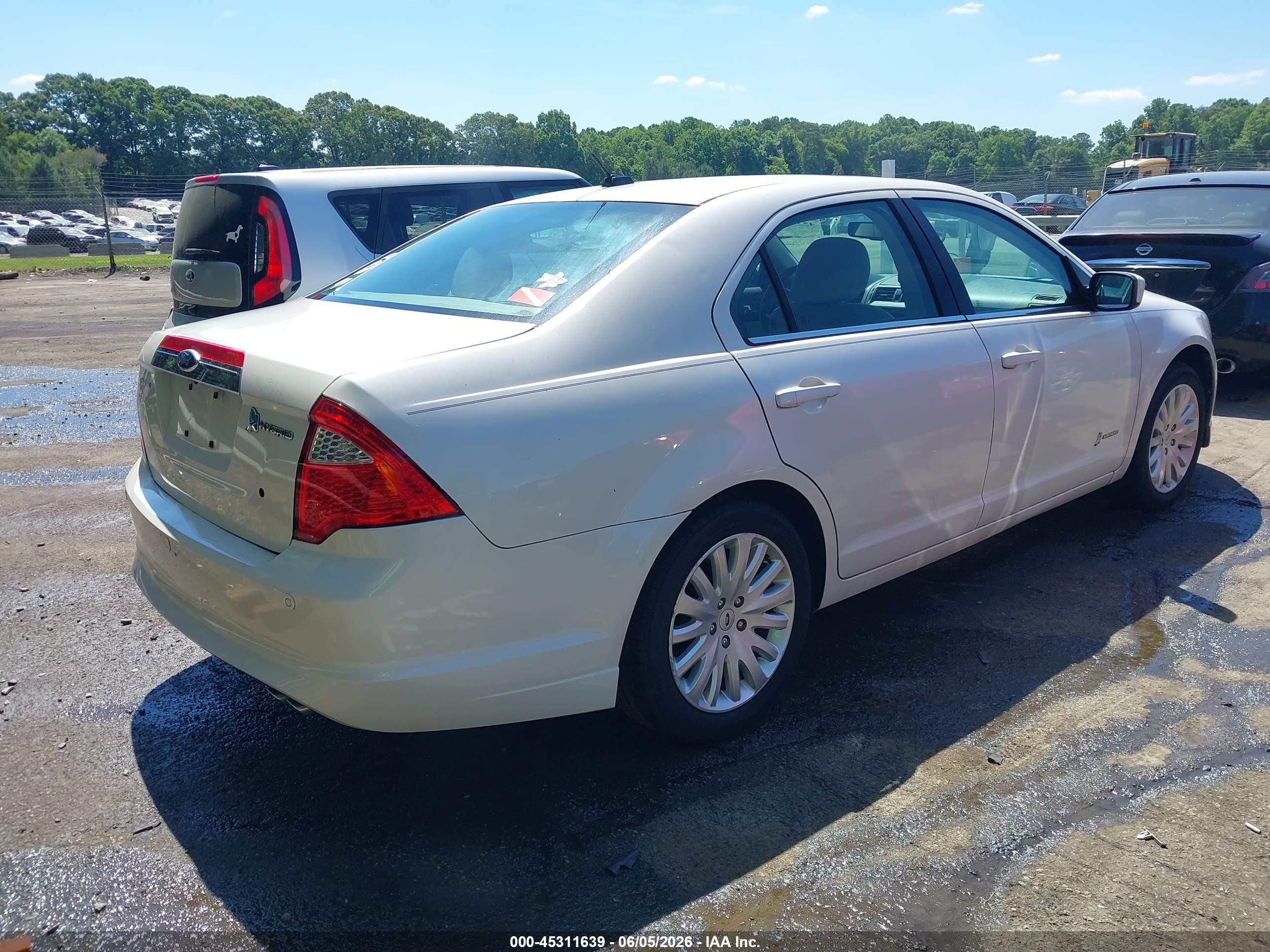 2012 Ford Fusion Hybrid White vin: 3FADP0L33CR184153