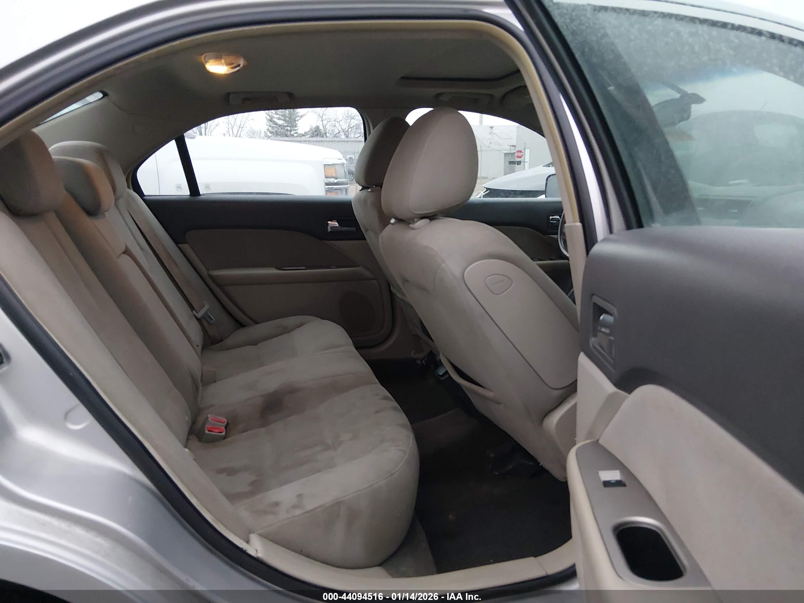 2010 Ford Fusion Hybrid   Silver vin: 3FADP0L34AR144693