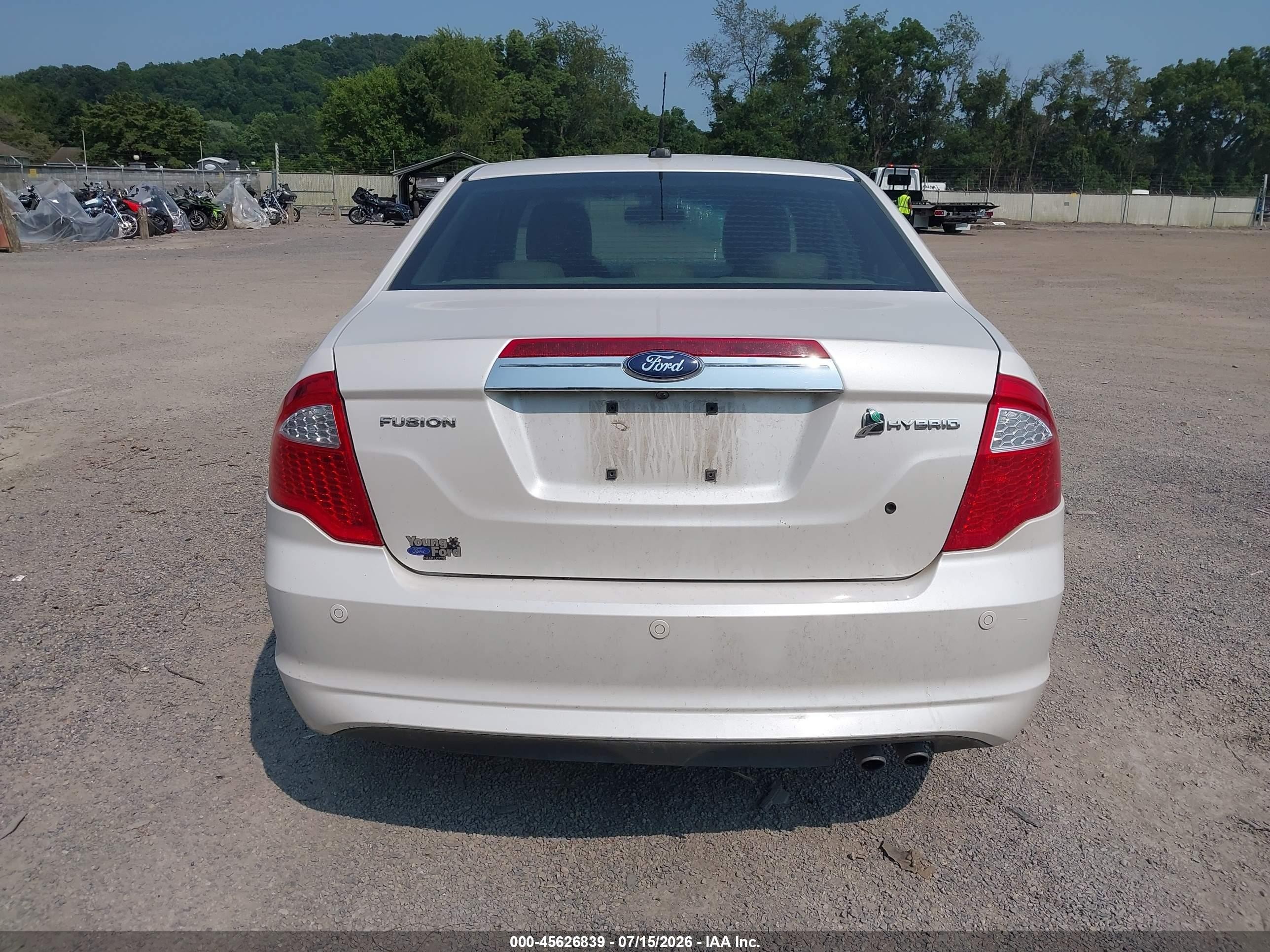 2010 Ford Fusion Hybrid   White vin: 3FADP0L35AR133055
