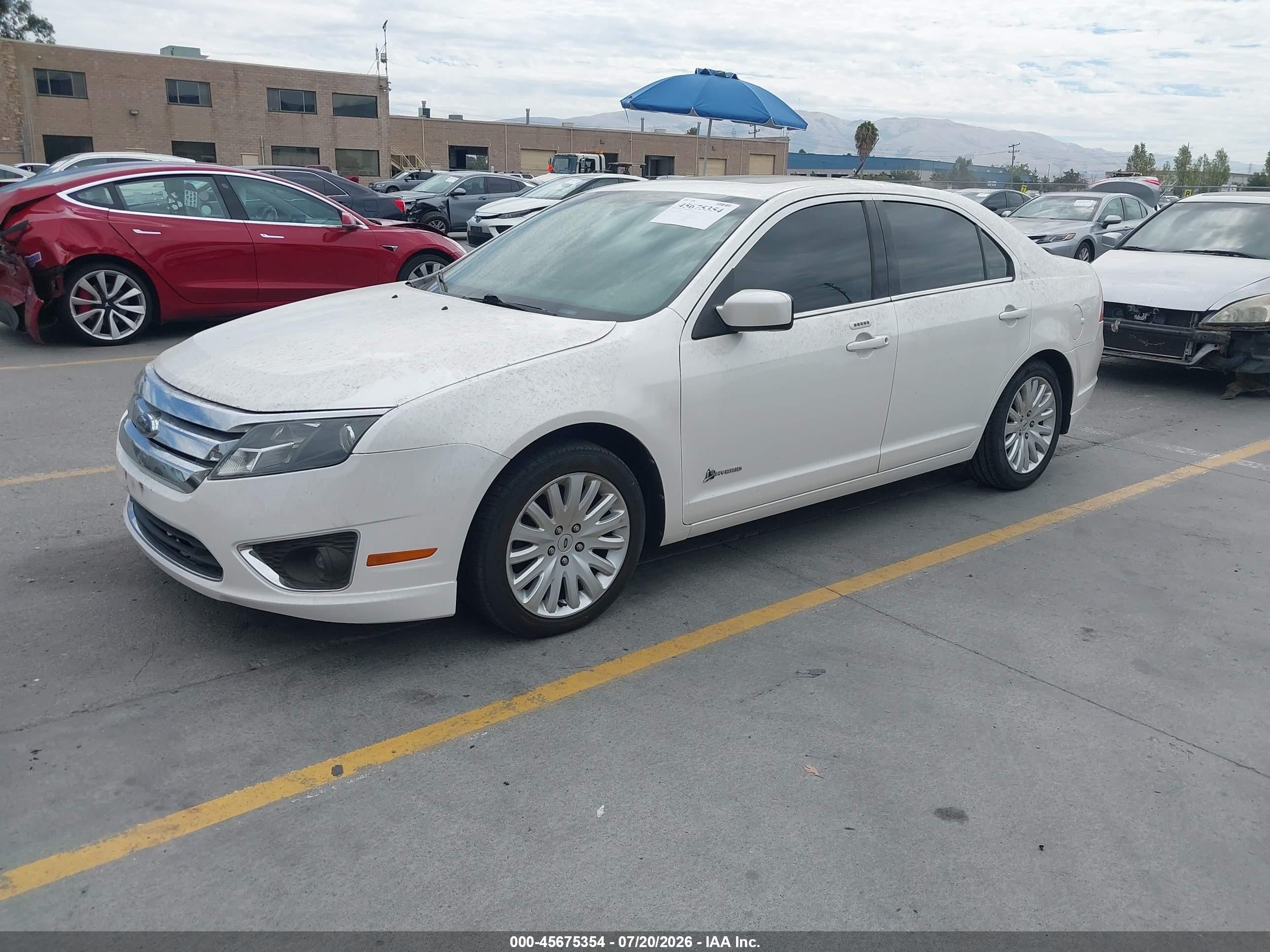 2010 Ford Fusion Hybrid   White vin: 3FADP0L35AR268987