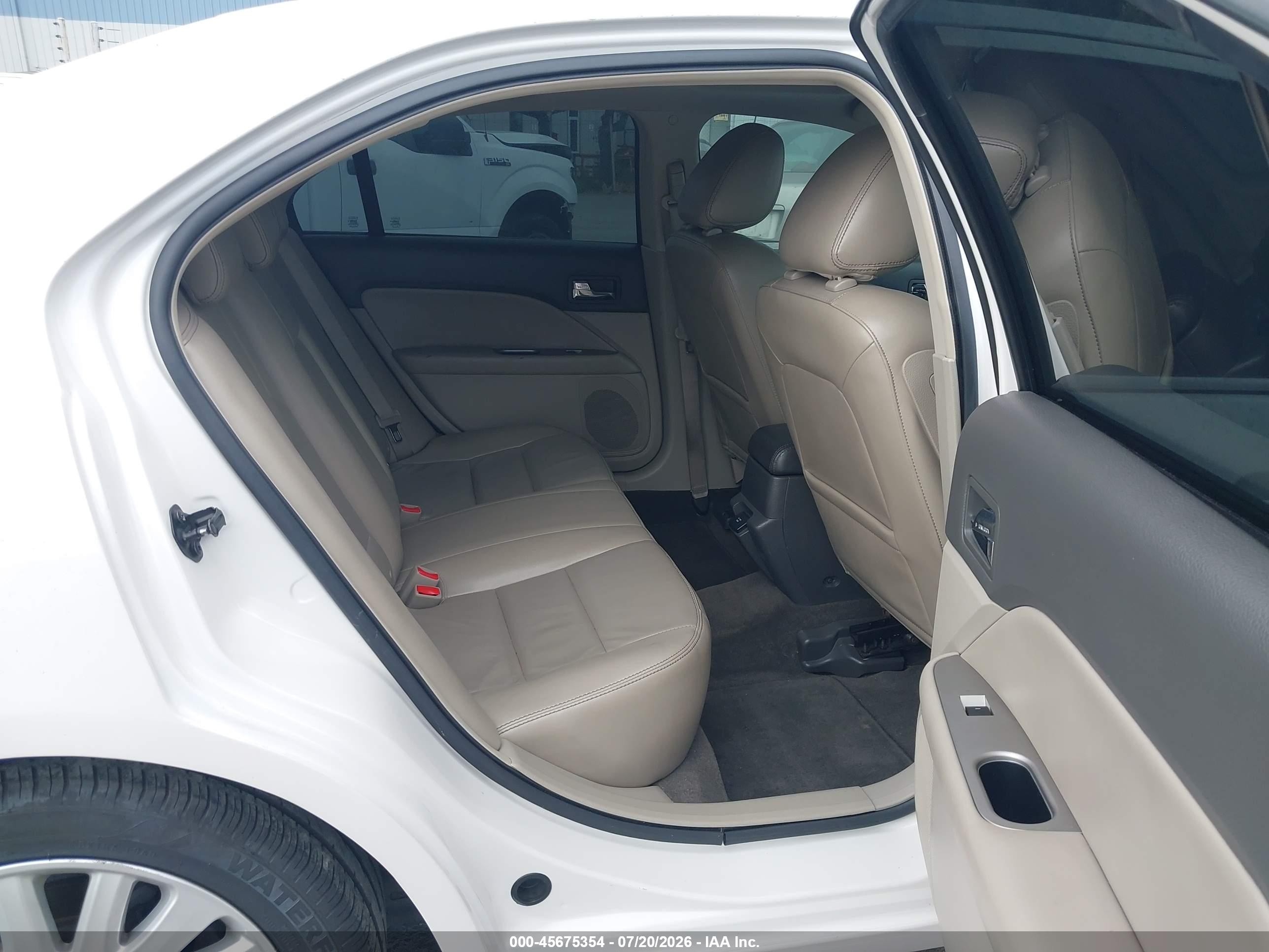2010 Ford Fusion Hybrid   White vin: 3FADP0L35AR268987