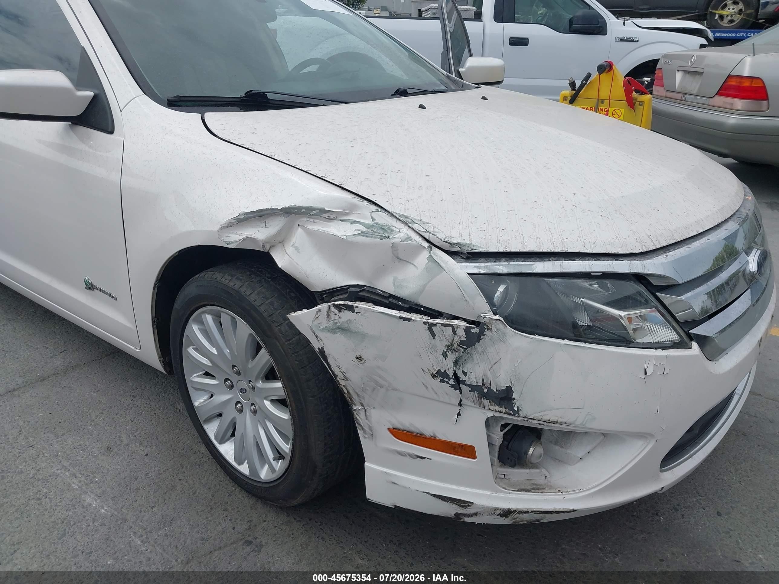 2010 Ford Fusion Hybrid   White vin: 3FADP0L35AR268987