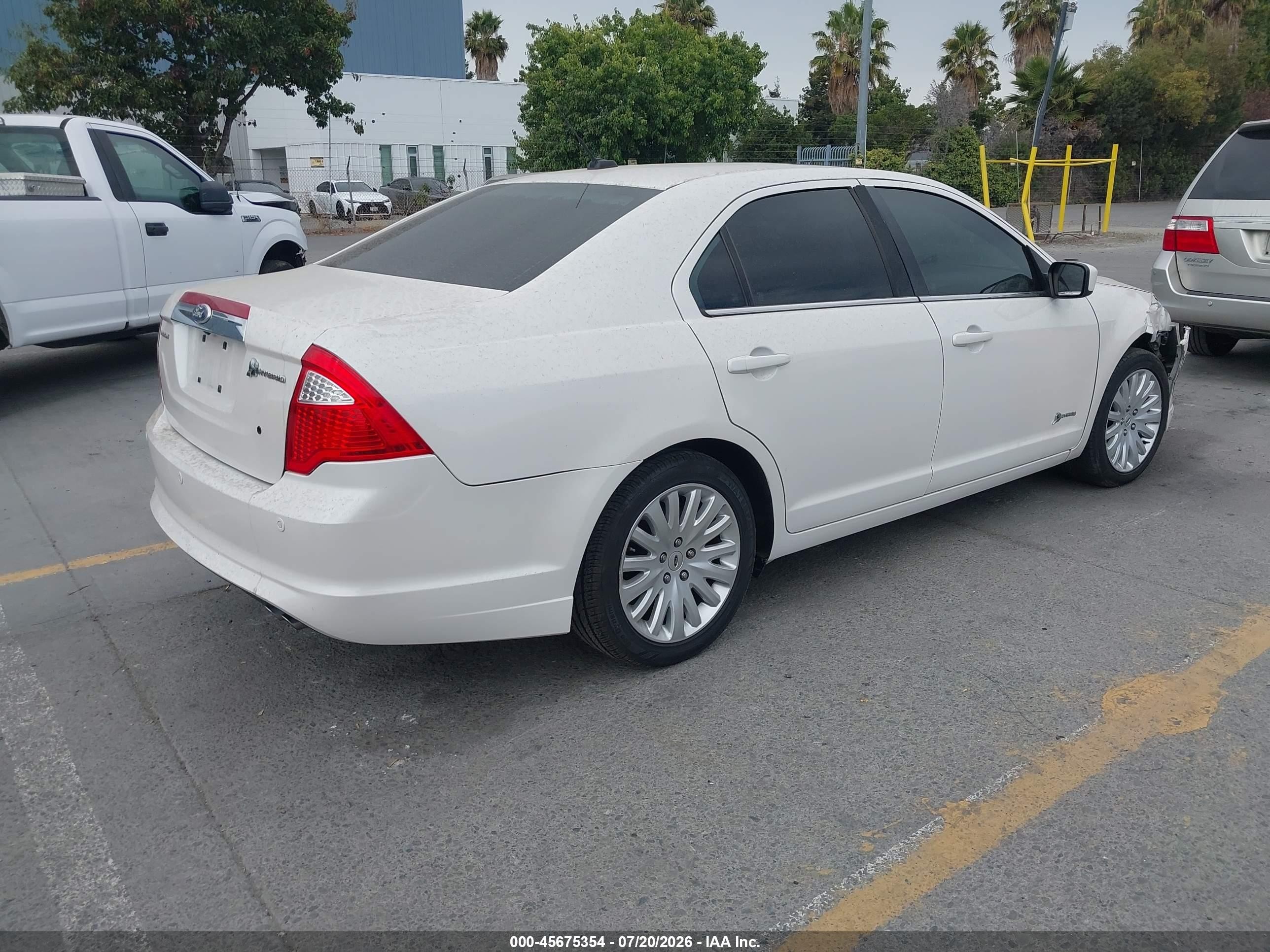 2010 Ford Fusion Hybrid   White vin: 3FADP0L35AR268987