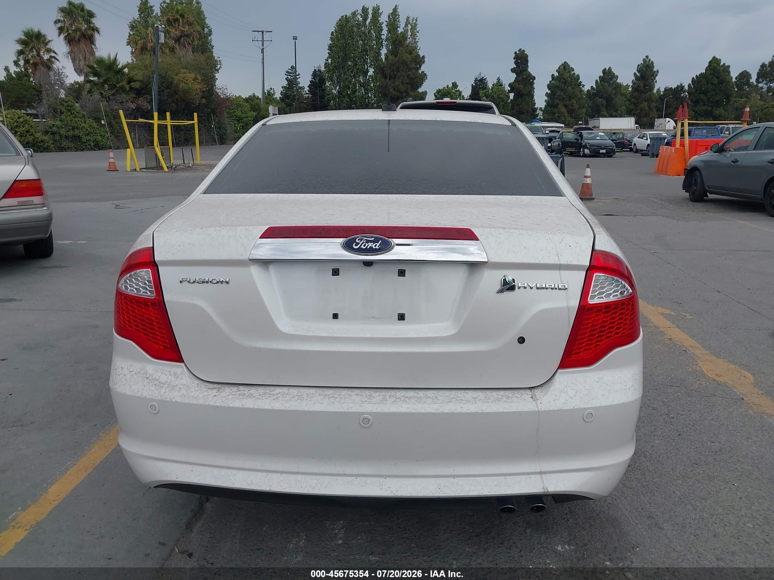 2010 Ford Fusion Hybrid   White vin: 3FADP0L35AR268987