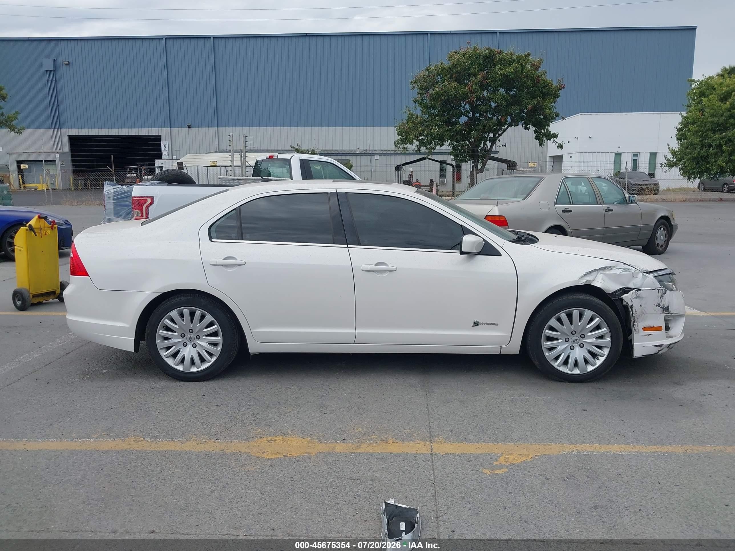 2010 Ford Fusion Hybrid   White vin: 3FADP0L35AR268987