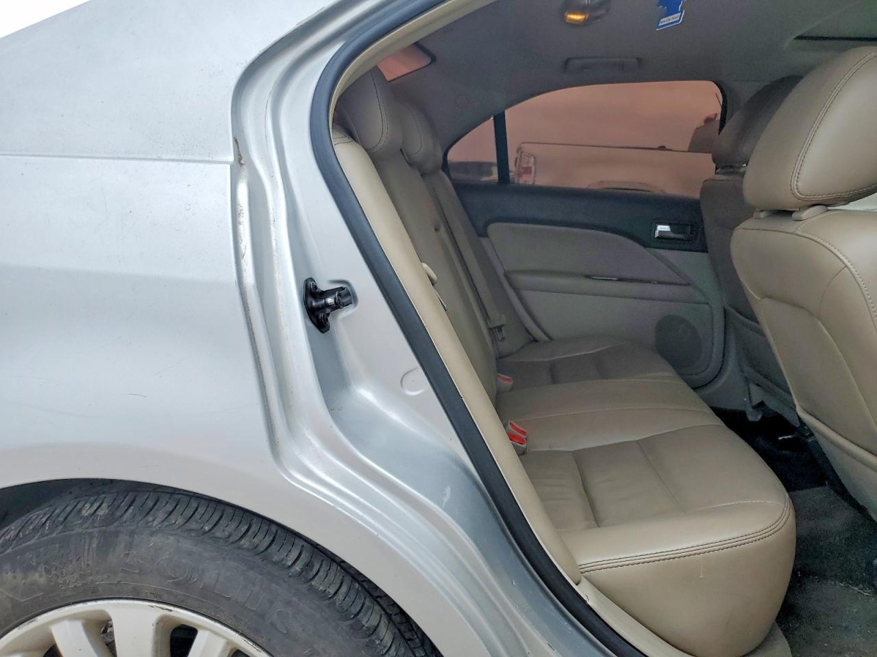 2010 Ford Fusion Hybrid Silver vin: 3FADP0L35AR323387
