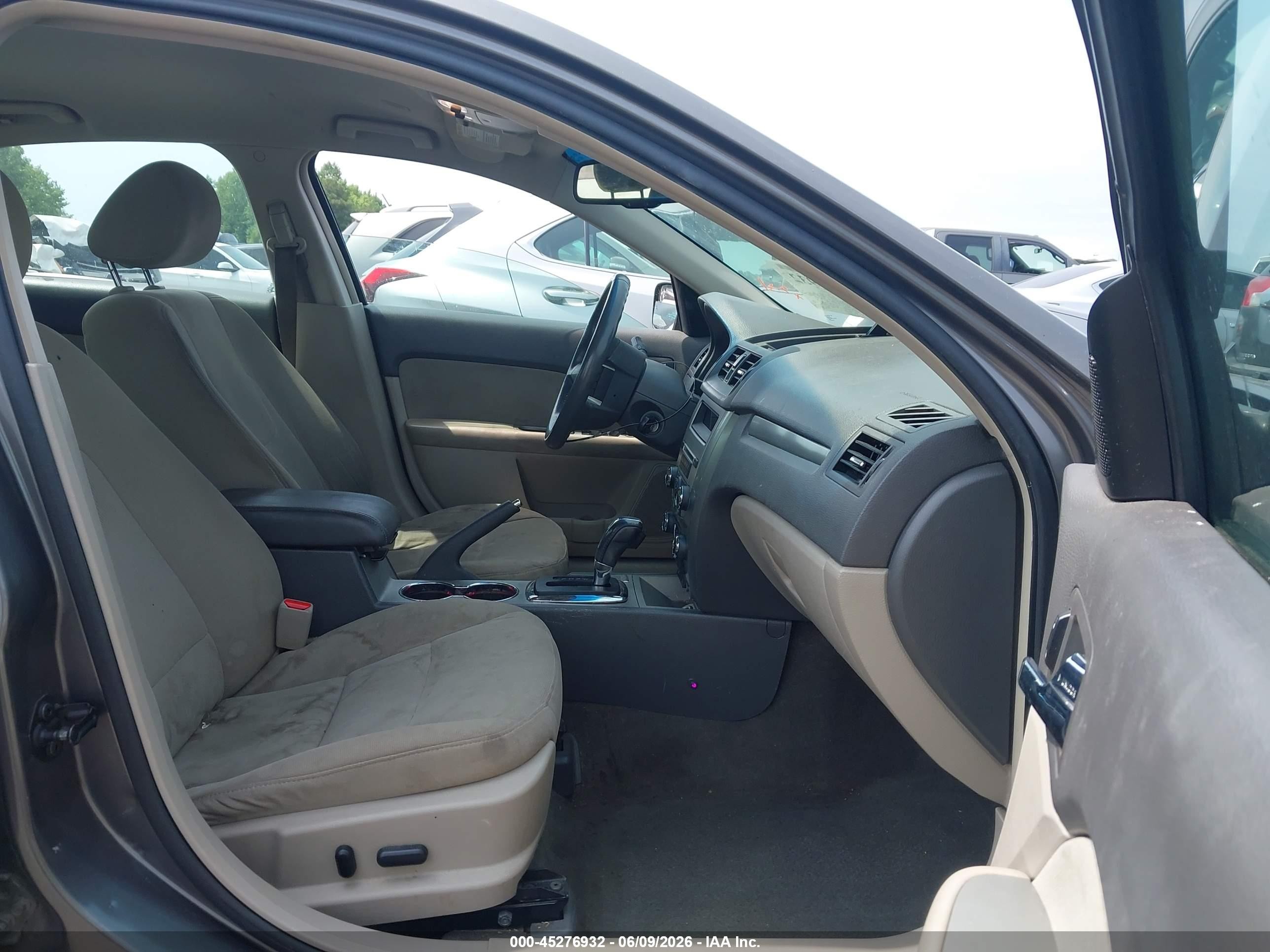 2011 Ford Fusion Hybrid   Silver vin: 3FADP0L35BR215241