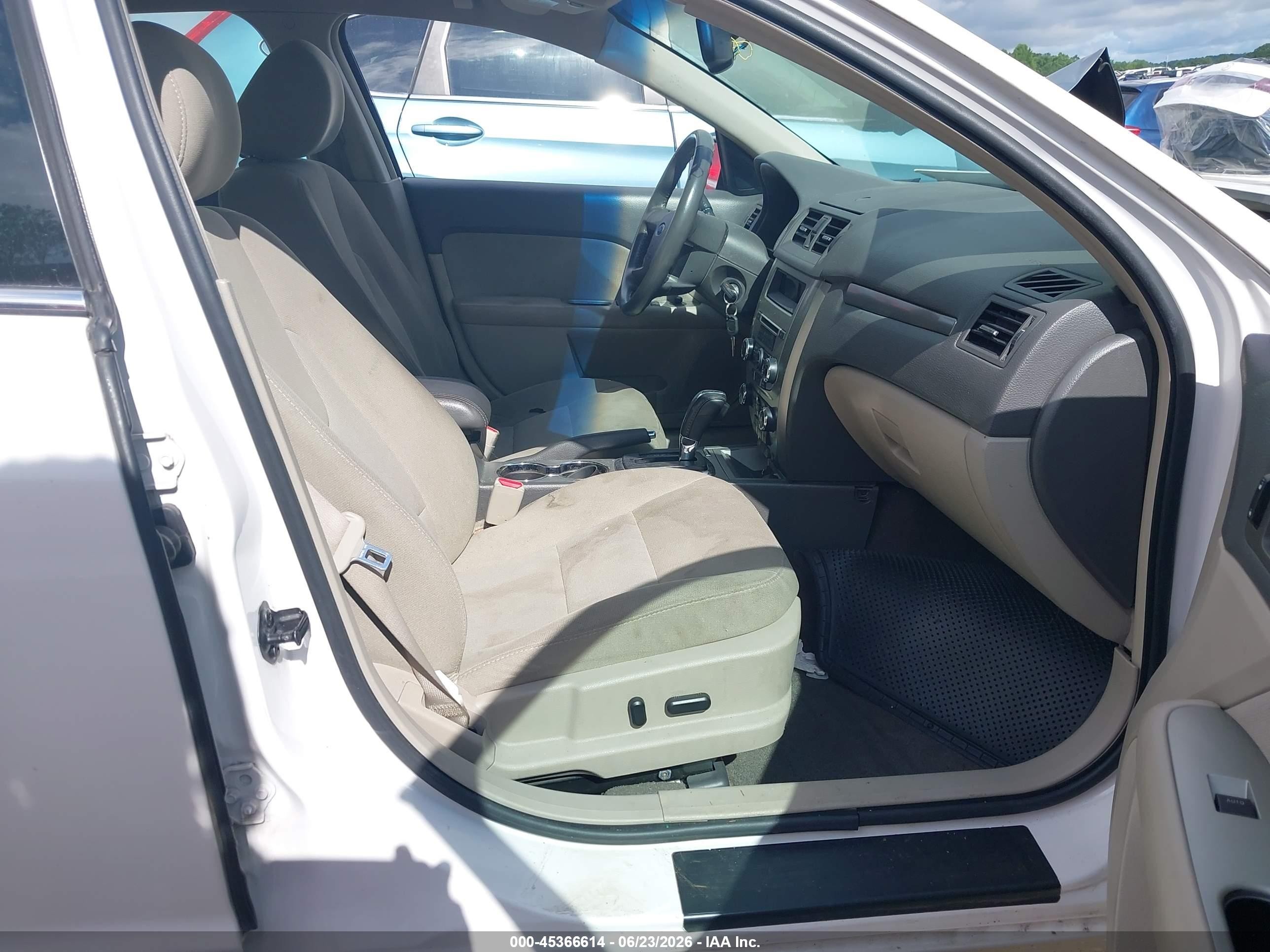 2011 Ford Fusion Hybrid   White vin: 3FADP0L36BR124009
