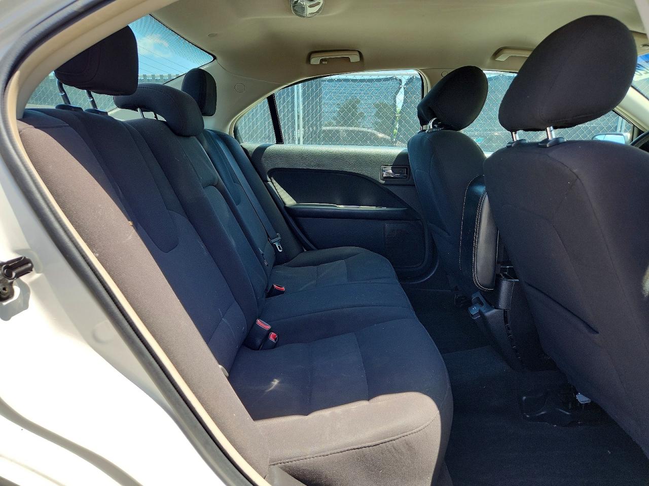2012 Ford Fusion Hybrid White vin: 3FADP0L36CR428507