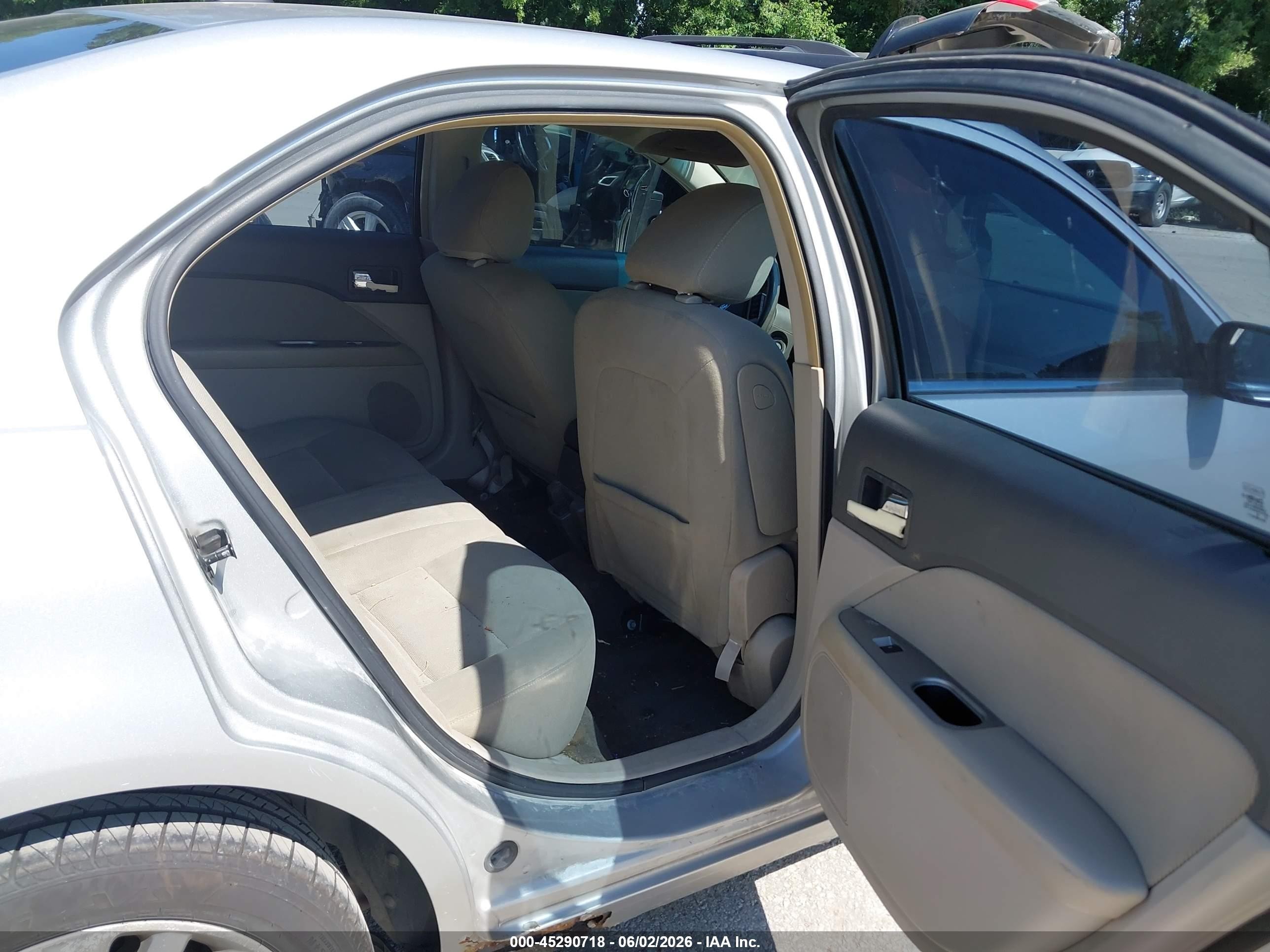 2010 Ford Fusion Hybrid   Gray vin: 3FADP0L37AR108982