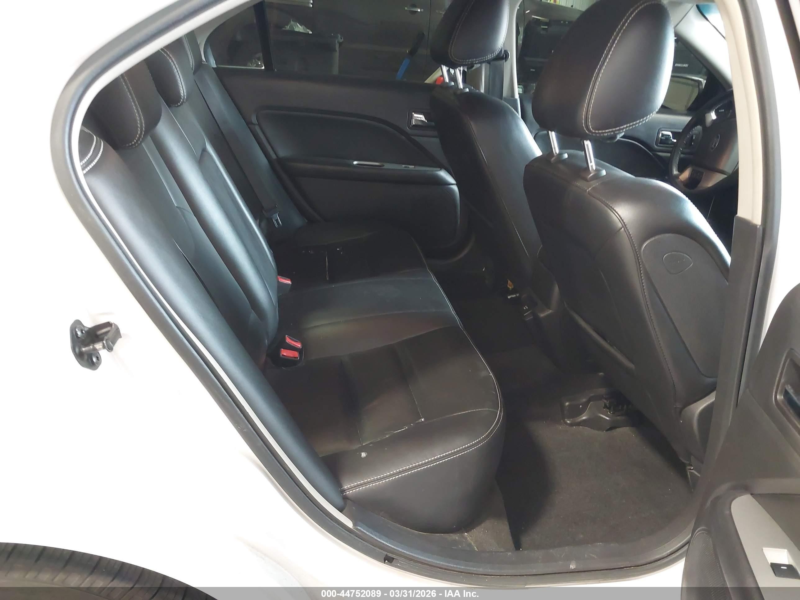 2010 Ford Fusion Hybrid   White vin: 3FADP0L37AR403127