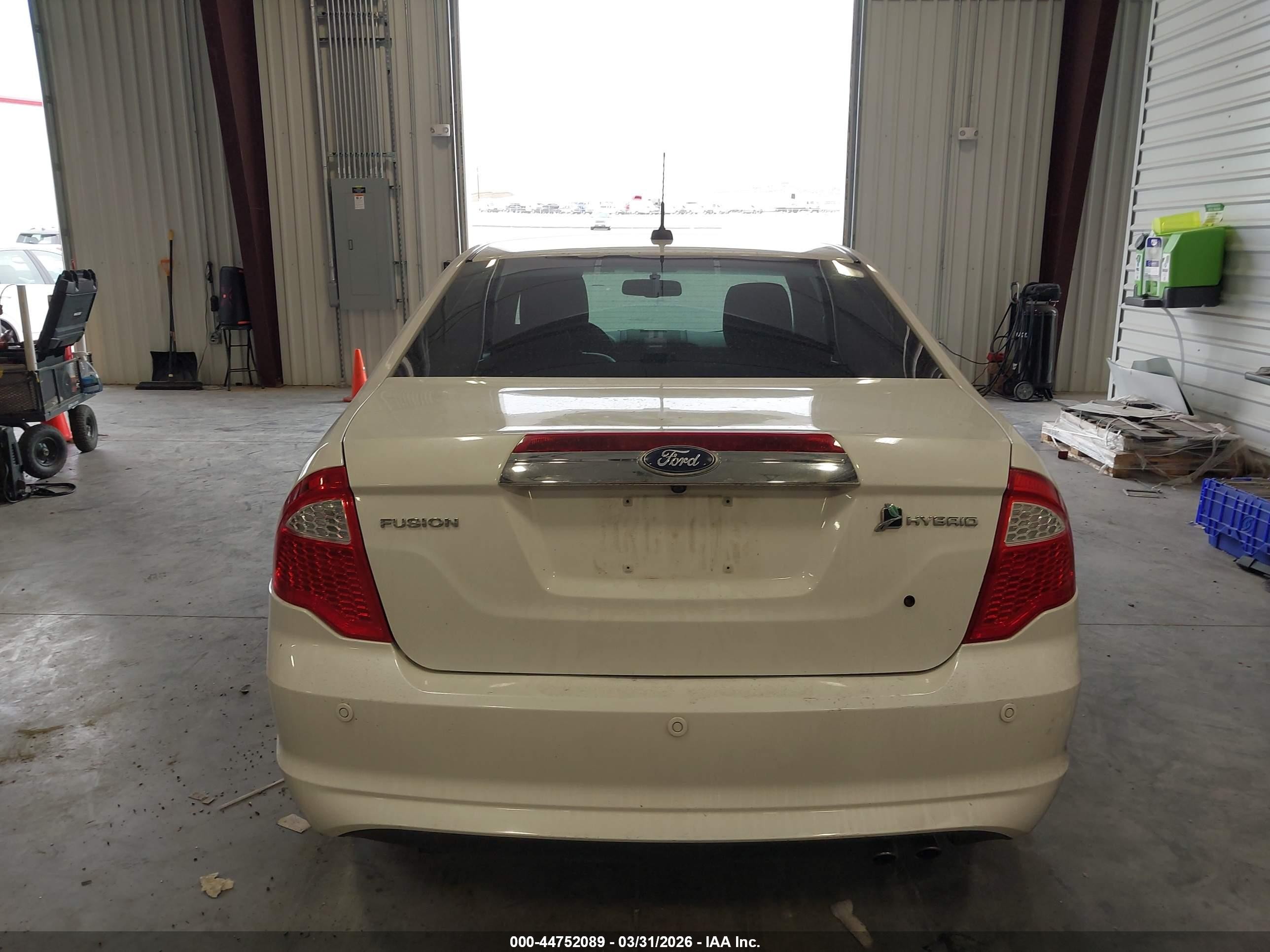 2010 Ford Fusion Hybrid   White vin: 3FADP0L37AR403127