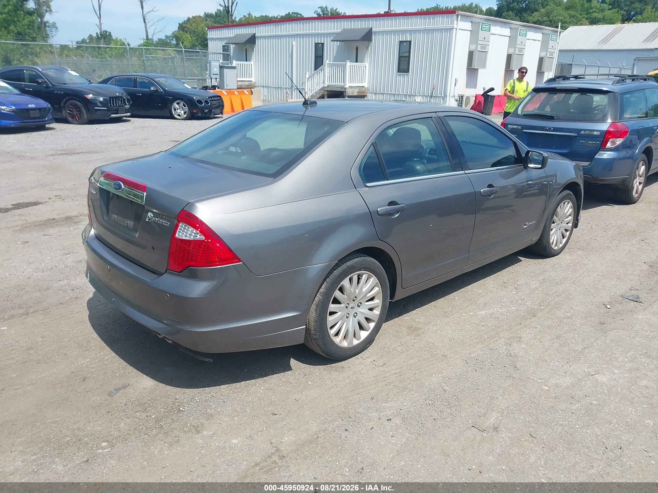 2010 Ford Fusion Hybrid   Gray vin: 3FADP0L38AR139240