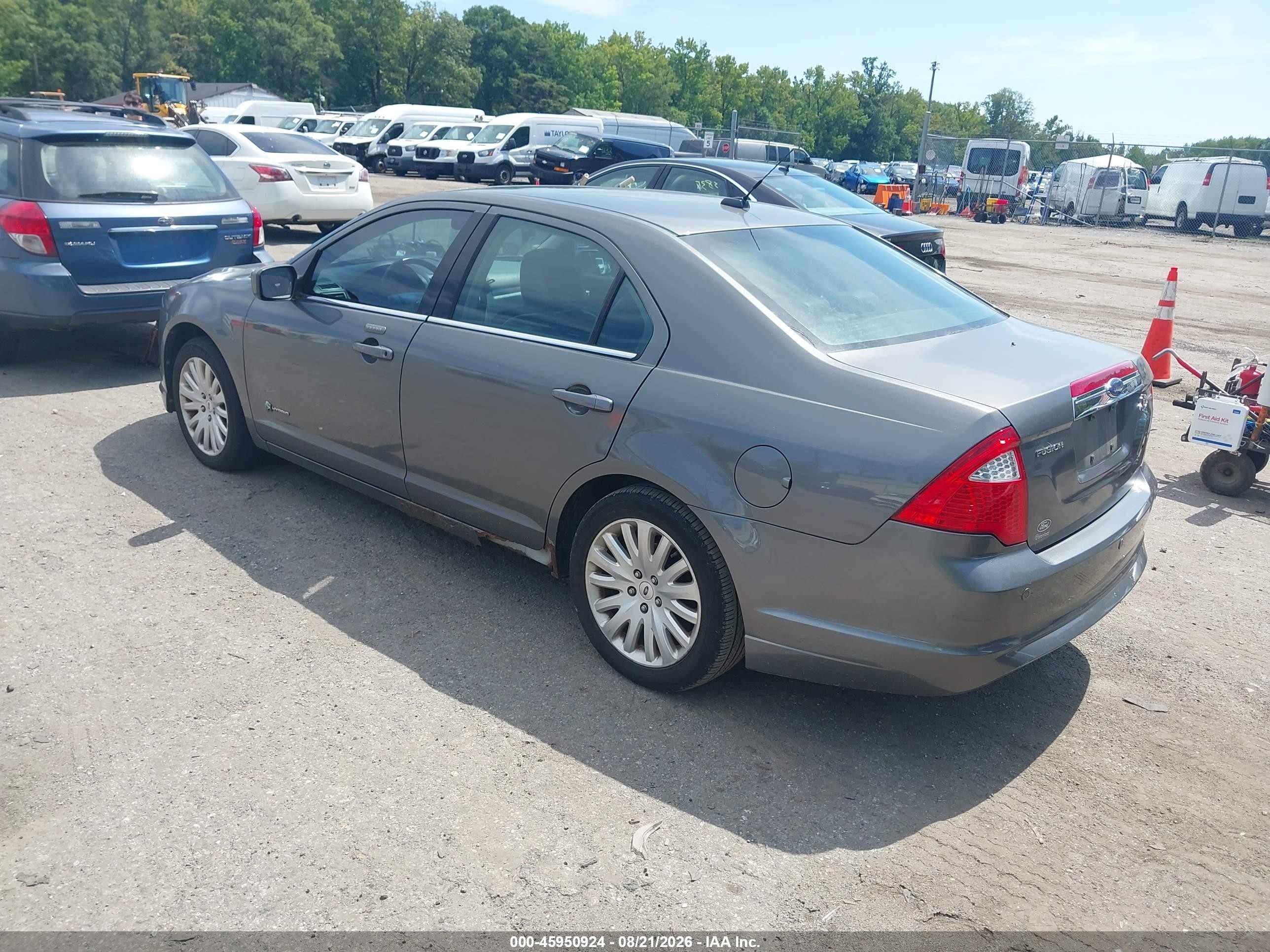 2010 Ford Fusion Hybrid   Gray vin: 3FADP0L38AR139240