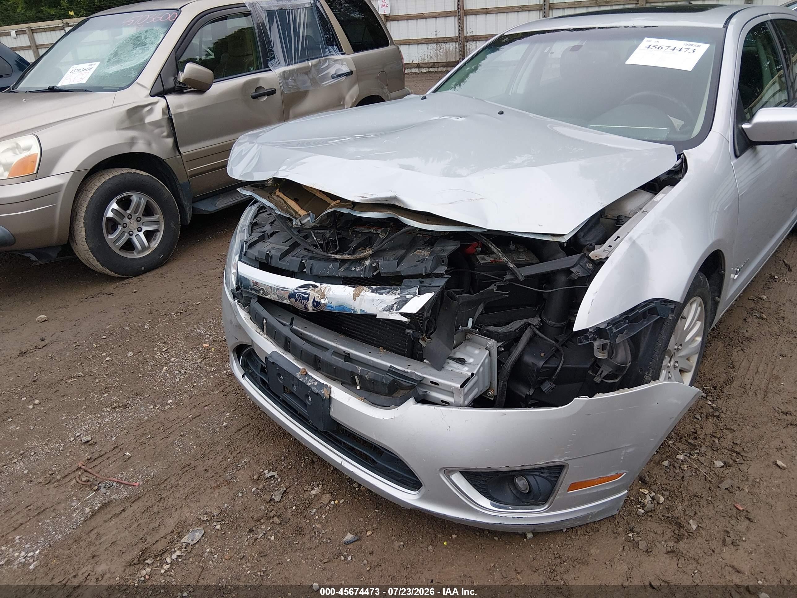 2010 Ford Fusion Hybrid   Silver vin: 3FADP0L38AR148469