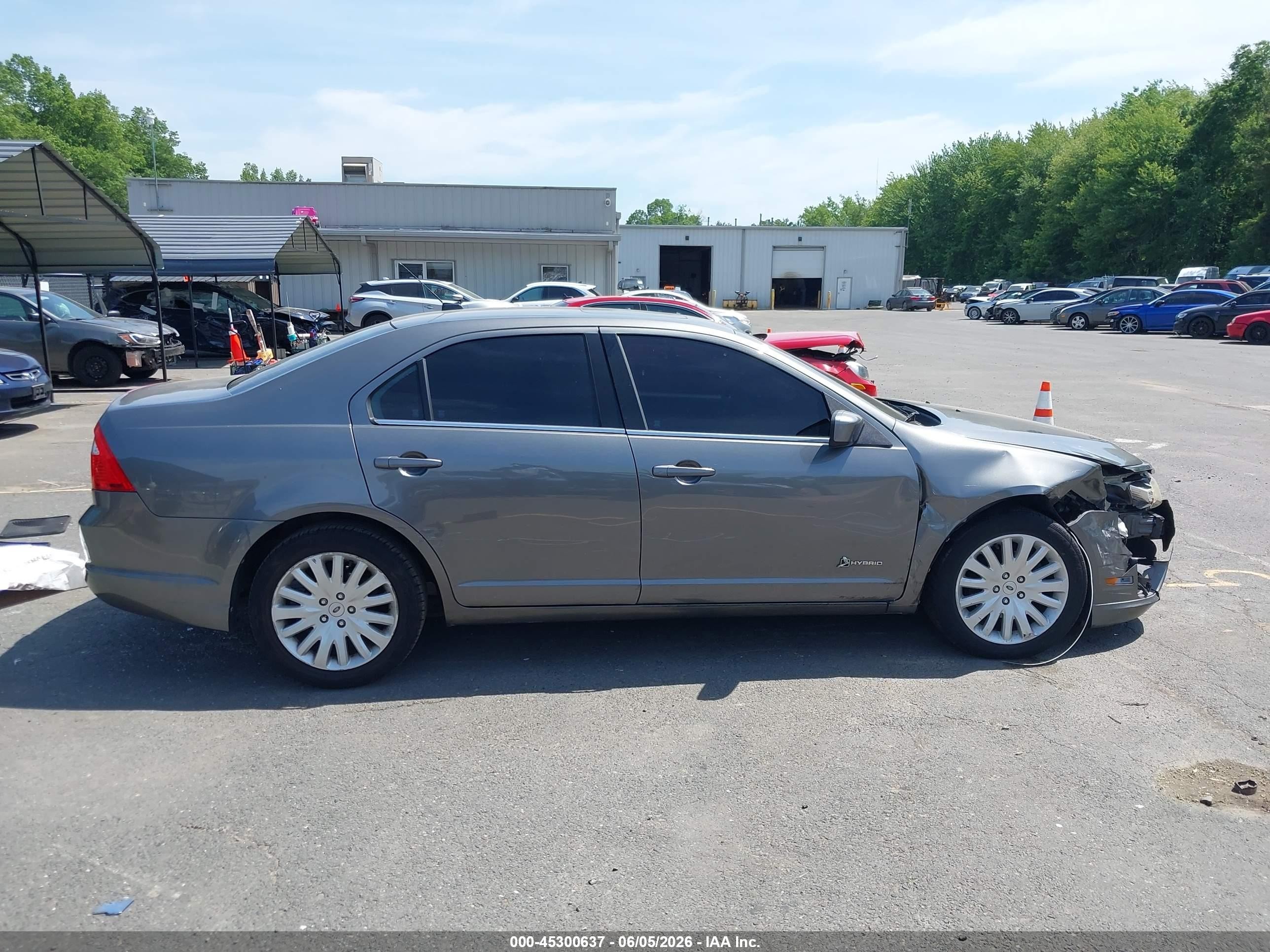 2010 Ford Fusion Hybrid Gray vin: 3FADP0L38AR181472