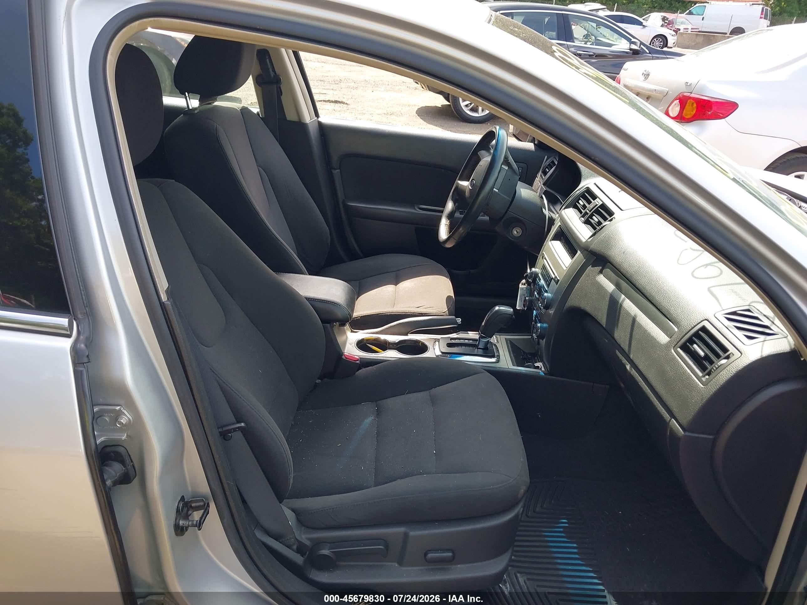 2010 Ford Fusion Hybrid   Серебряный vin: 3FADP0L38AR194691