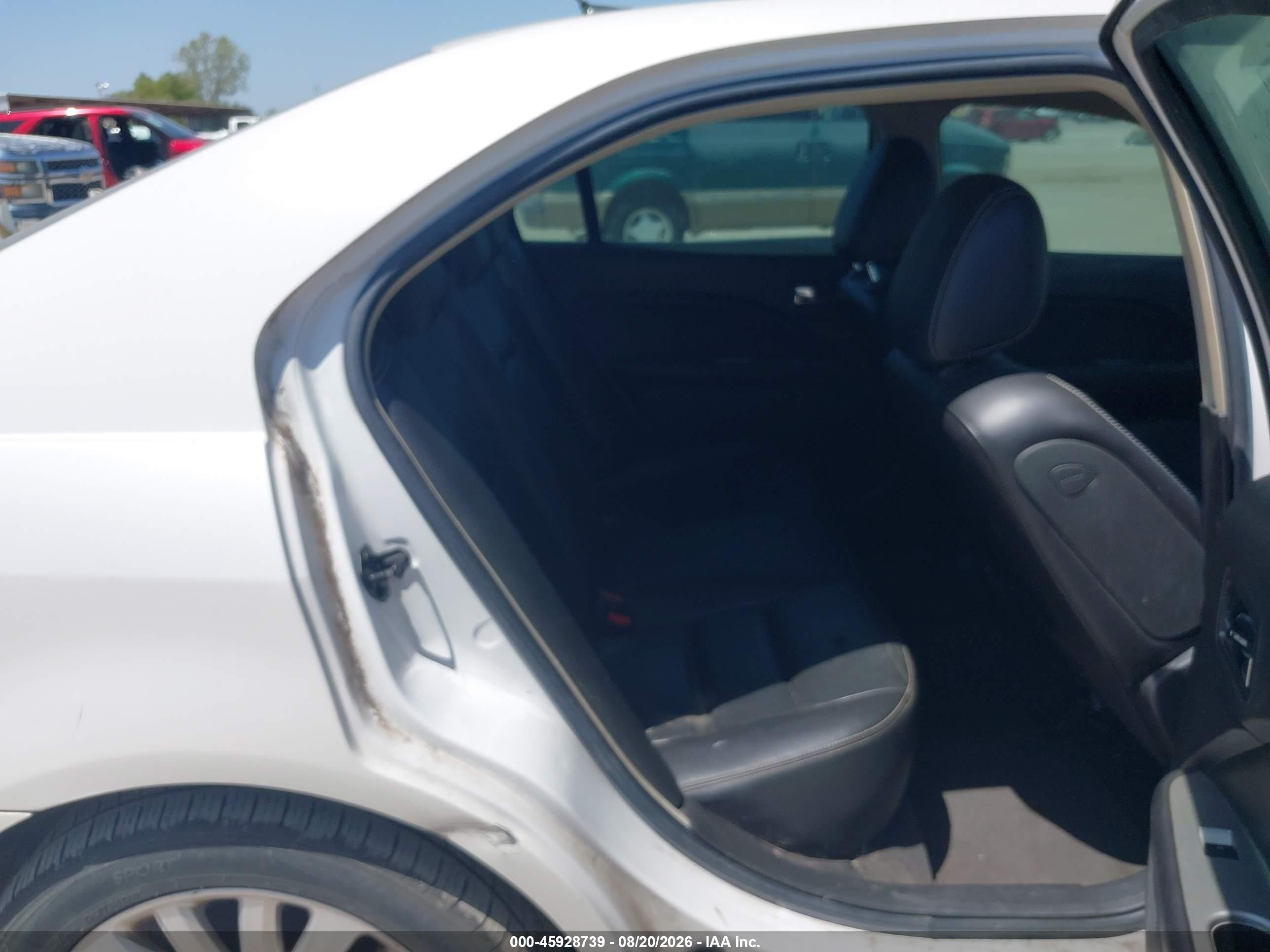 2010 Ford Fusion Hybrid   White vin: 3FADP0L38AR366461