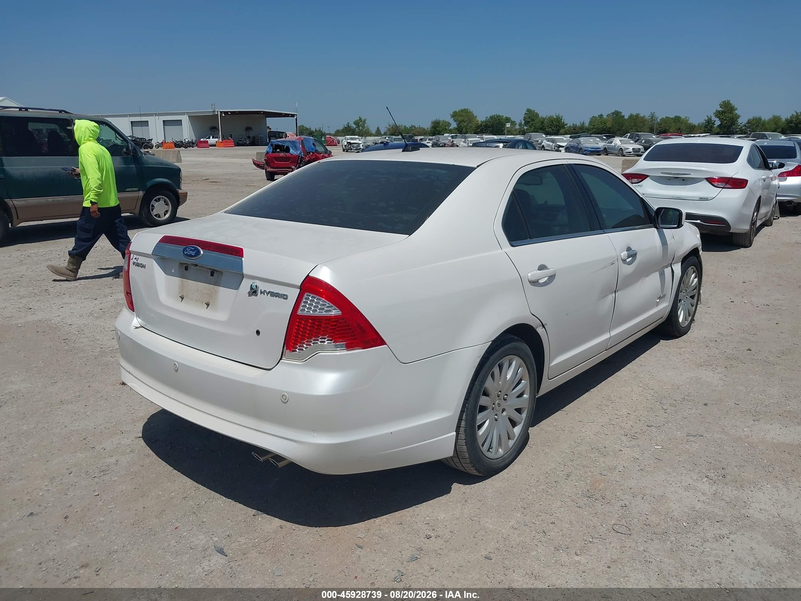 2010 Ford Fusion Hybrid   White vin: 3FADP0L38AR366461