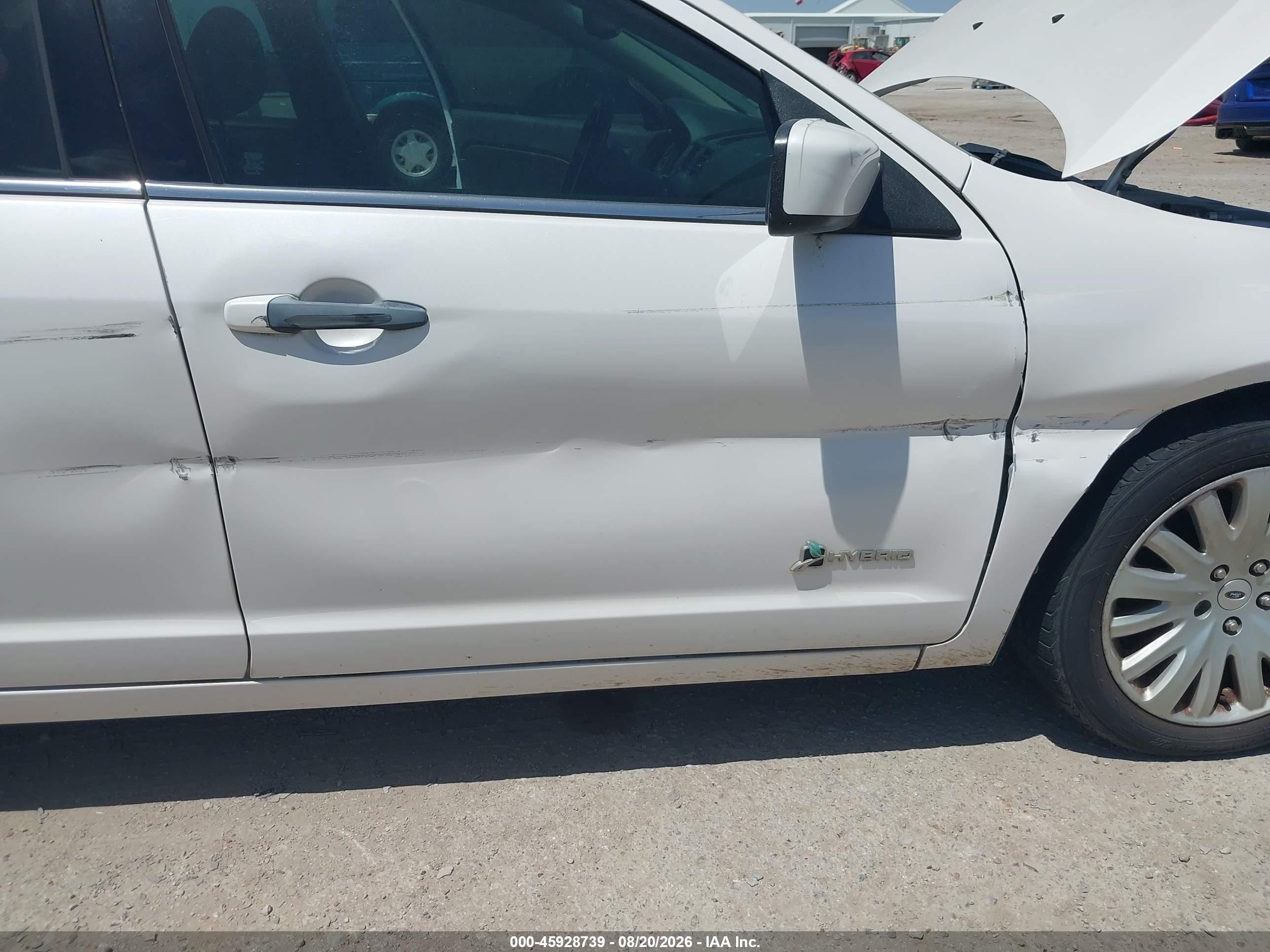 2010 Ford Fusion Hybrid   White vin: 3FADP0L38AR366461