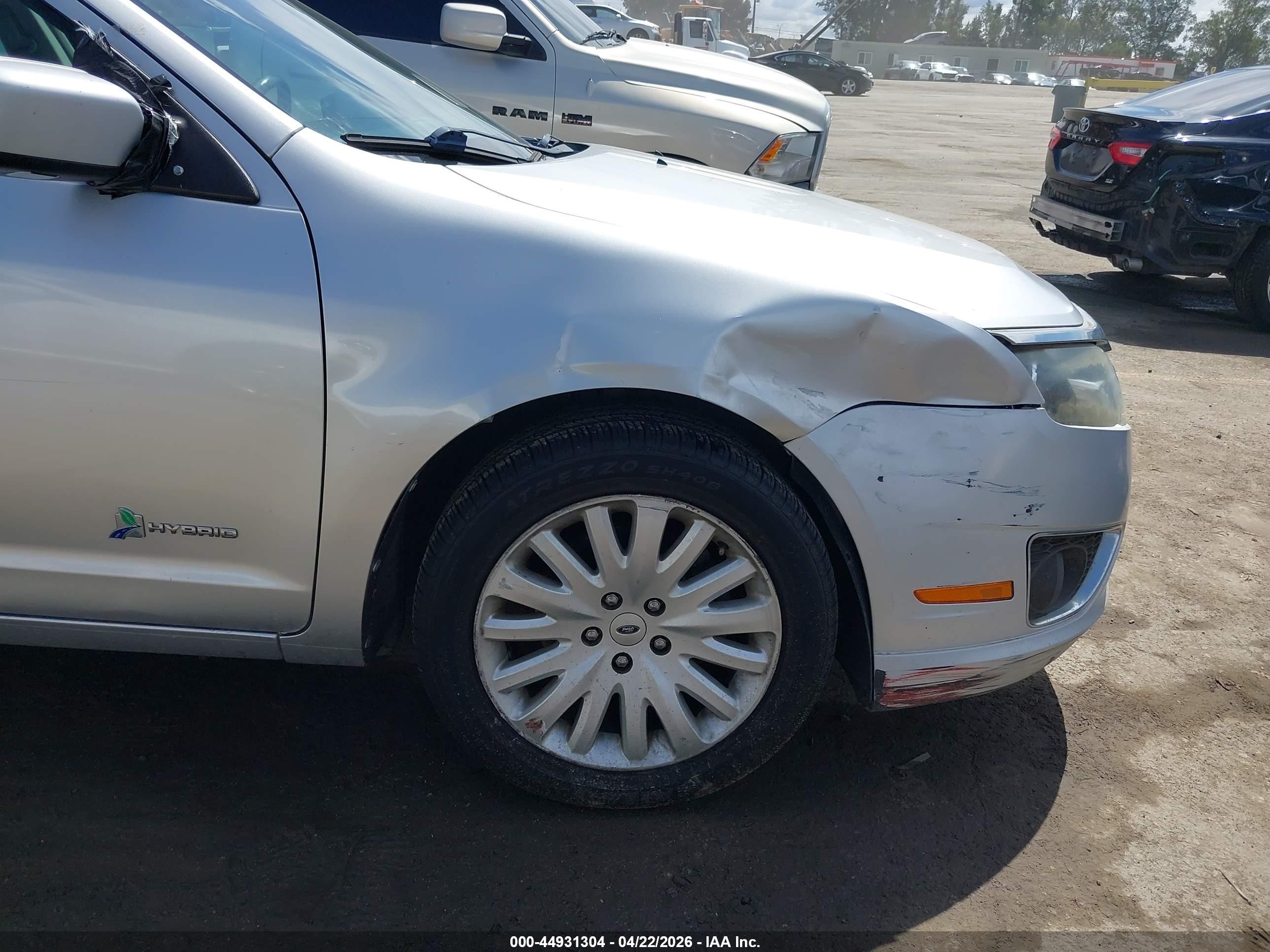 2011 Ford Fusion Hybrid   Серебряный vin: 3FADP0L38BR335485
