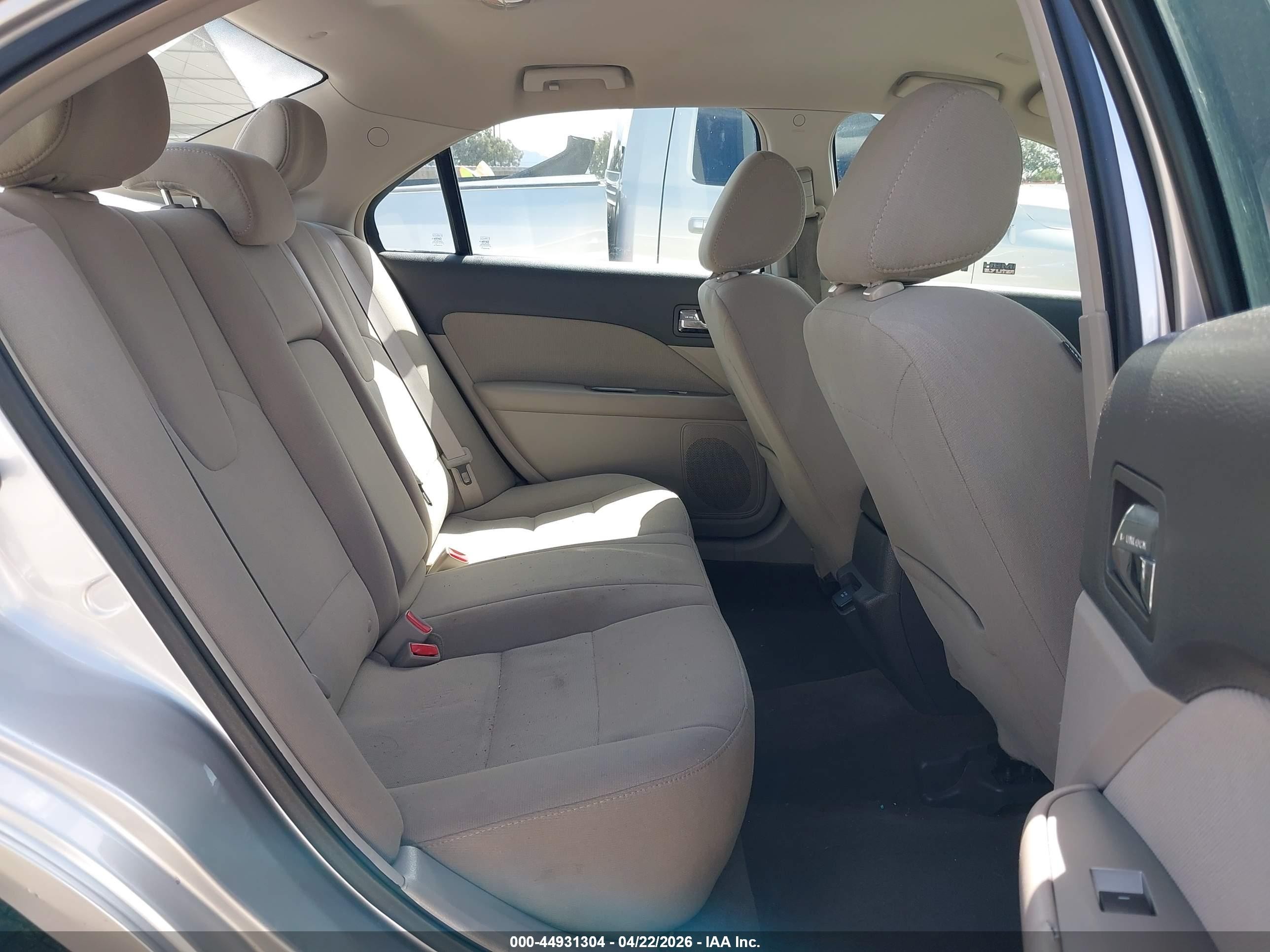 2011 Ford Fusion Hybrid   Серебряный vin: 3FADP0L38BR335485