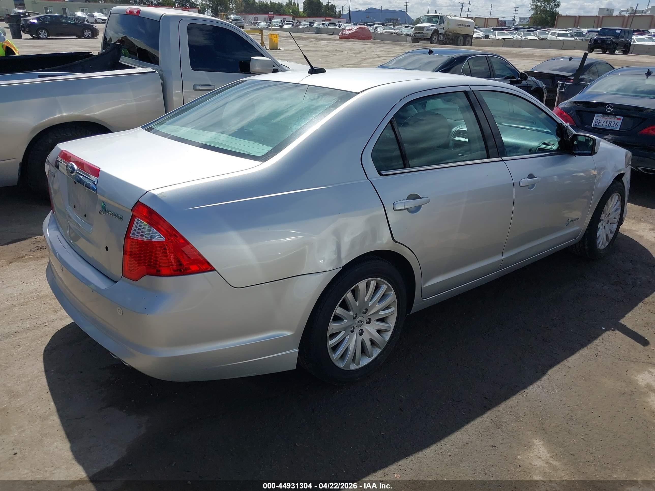 2011 Ford Fusion Hybrid   Серебряный vin: 3FADP0L38BR335485