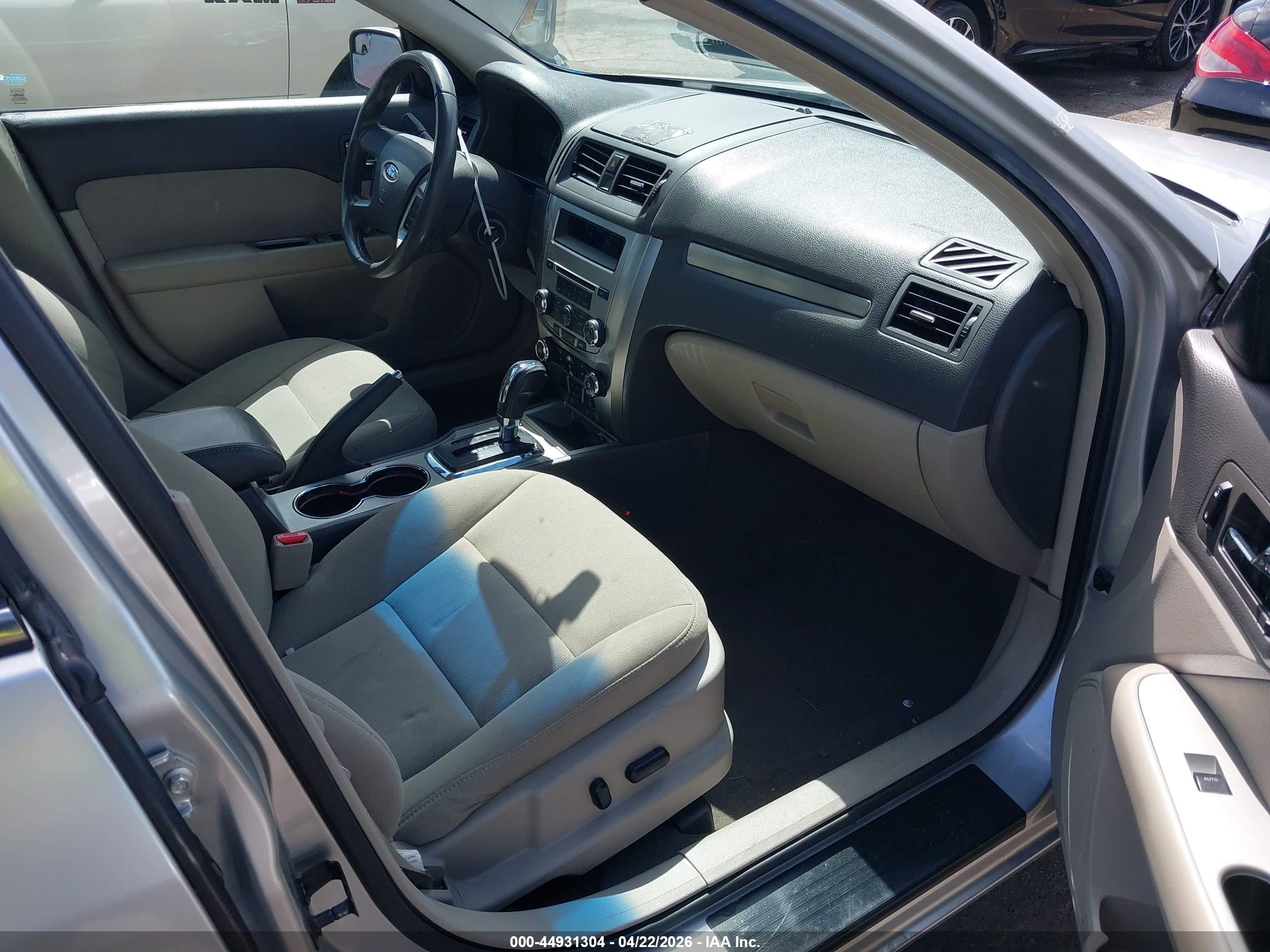 2011 Ford Fusion Hybrid   Серебряный vin: 3FADP0L38BR335485