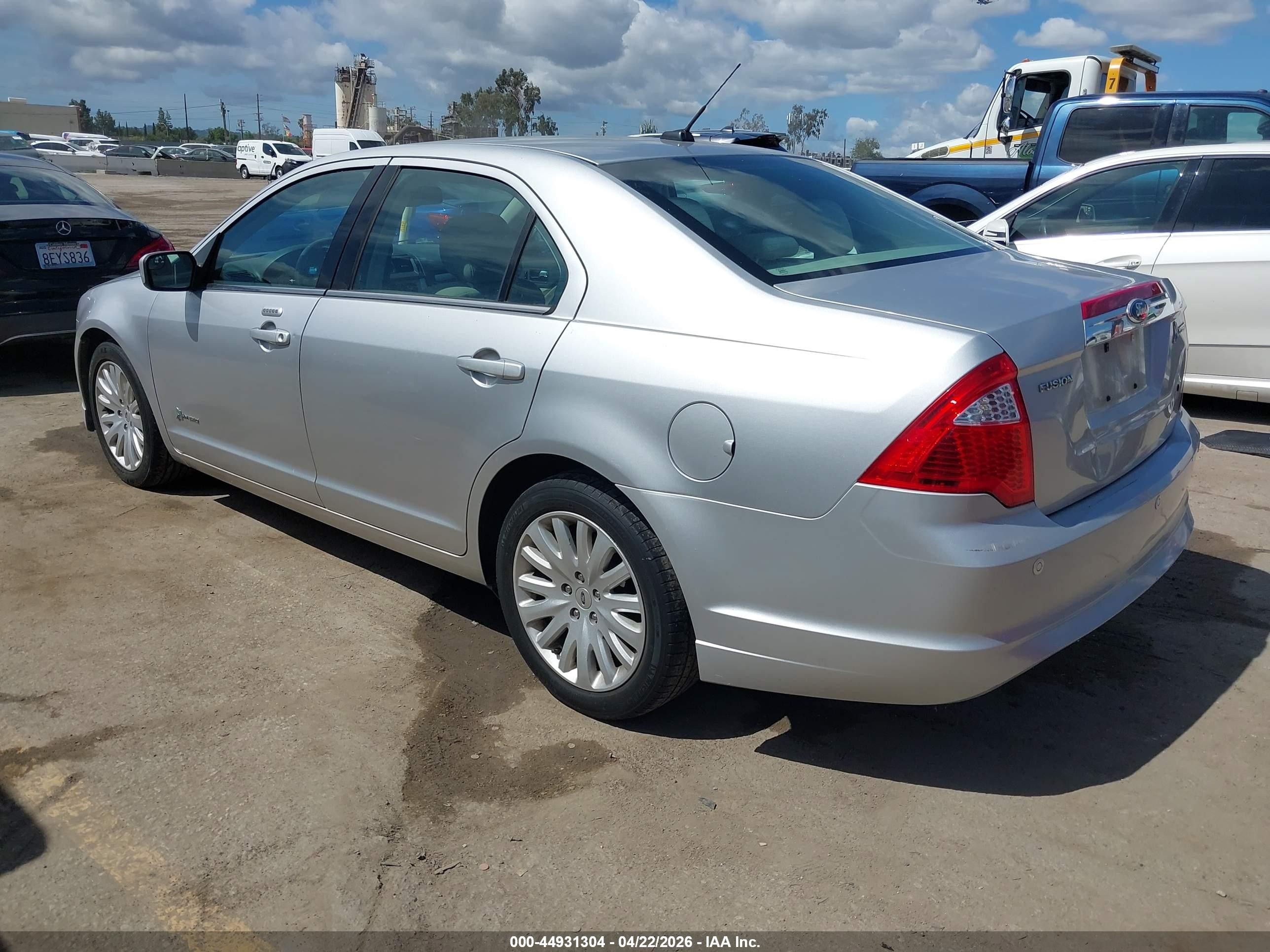 2011 Ford Fusion Hybrid   Серебряный vin: 3FADP0L38BR335485