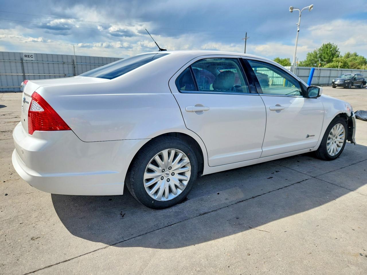 2010 Ford Fusion Hybrid White vin: 3FADP0L39AR335610