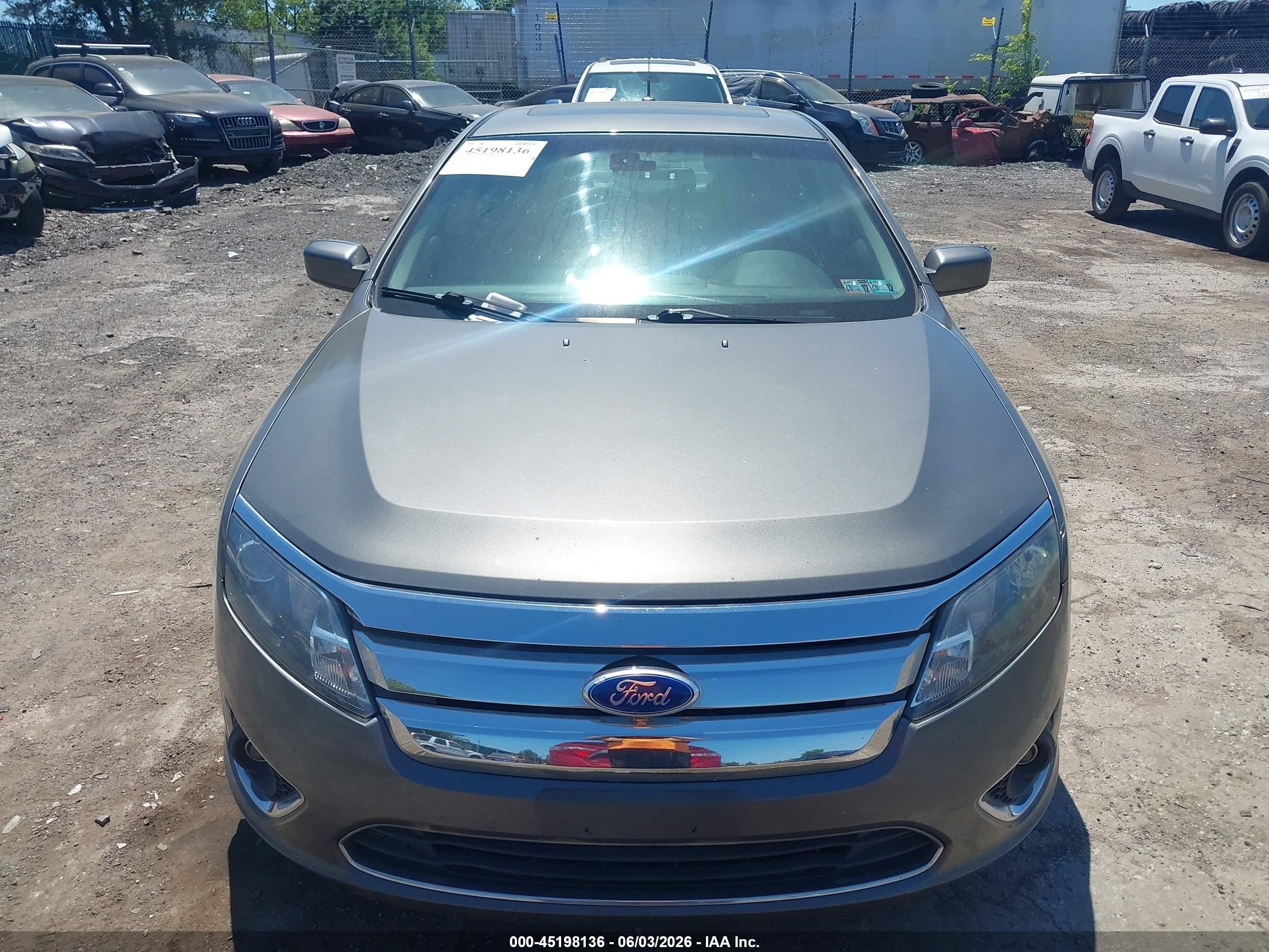 2011 Ford Fusion Hybrid   Gray vin: 3FADP0L39BR272249