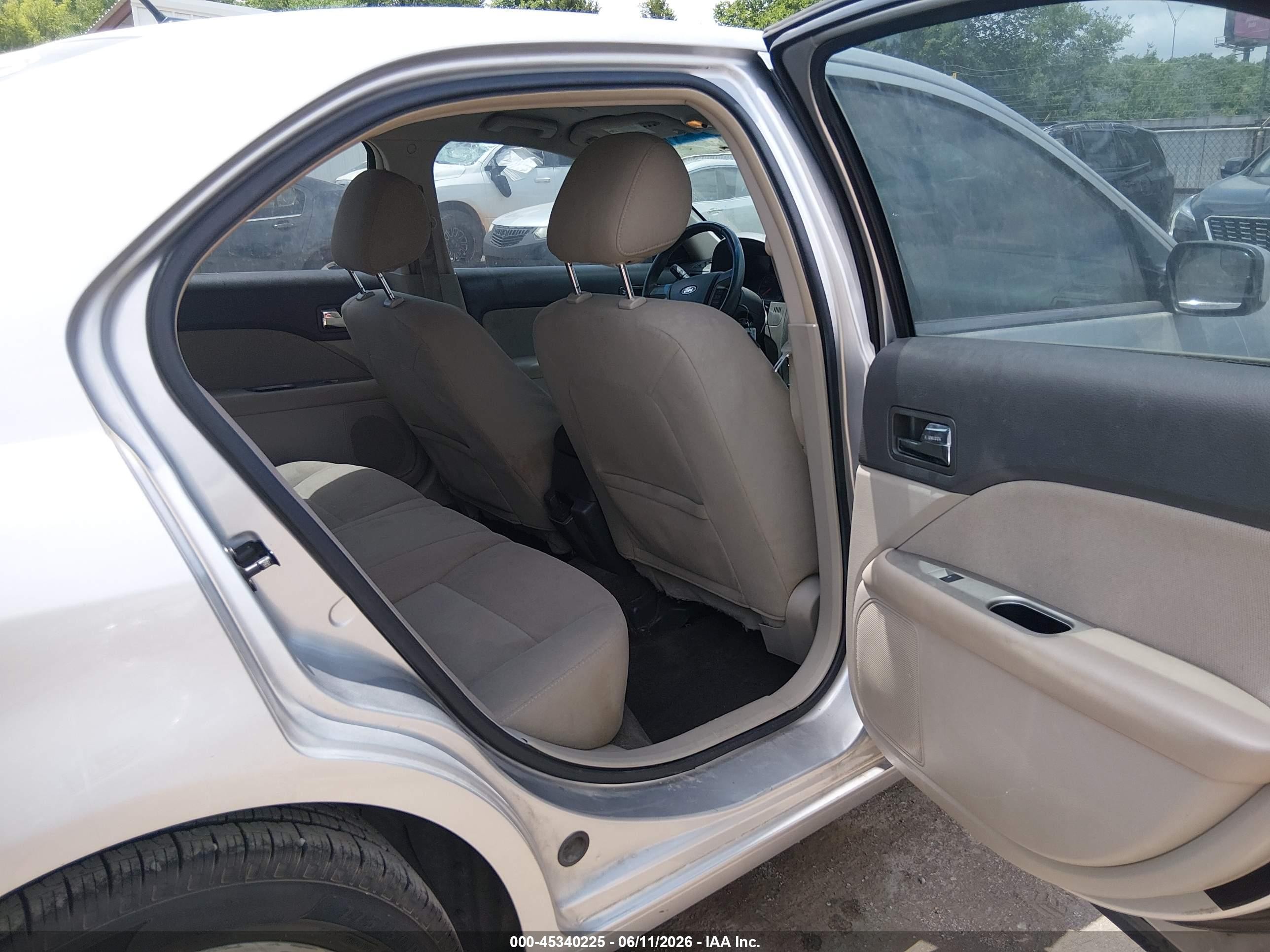 2012 Ford Fusion Hybrid   Silver vin: 3FADP0L3XCR219741