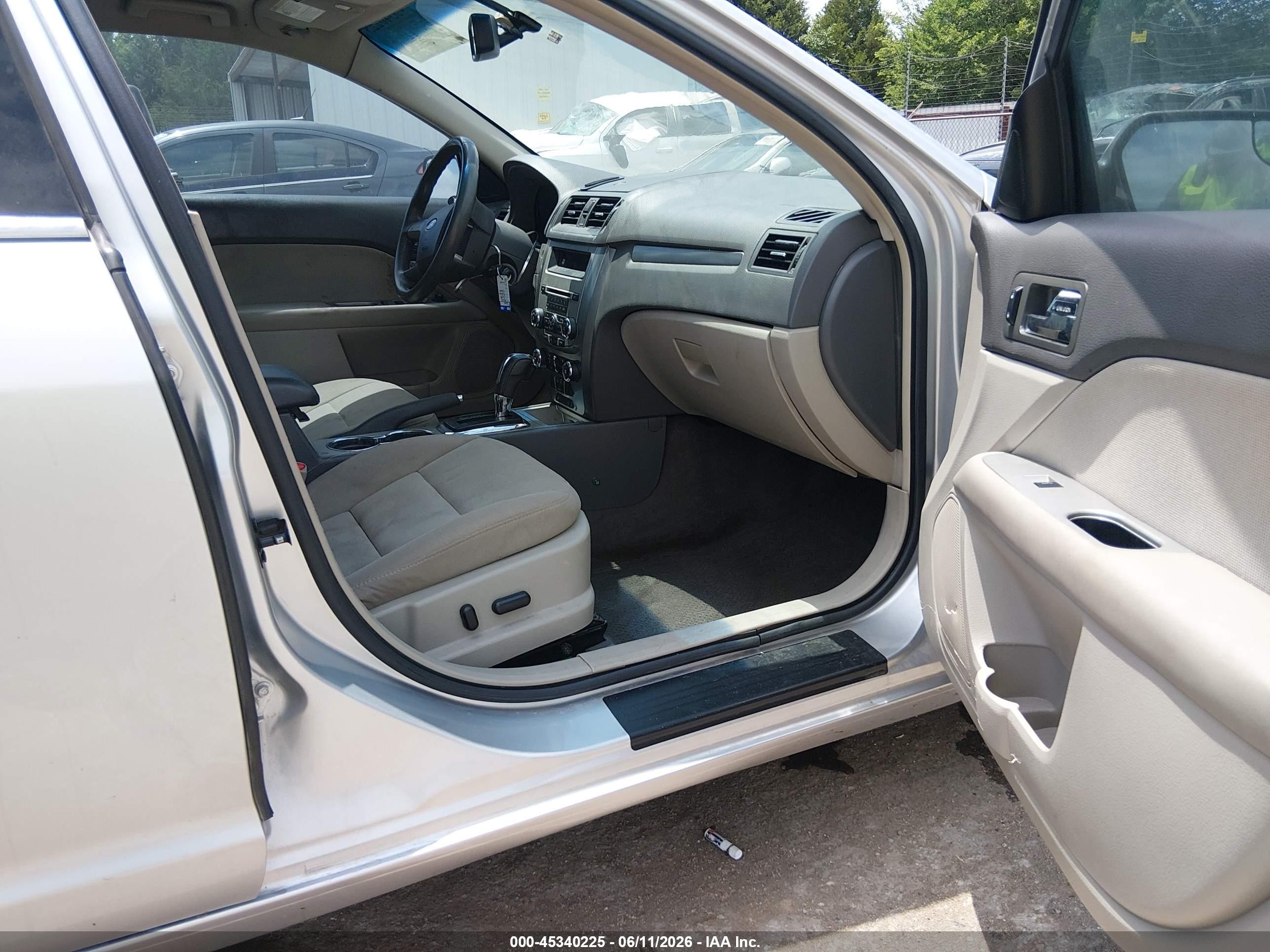 2012 Ford Fusion Hybrid   Silver vin: 3FADP0L3XCR219741
