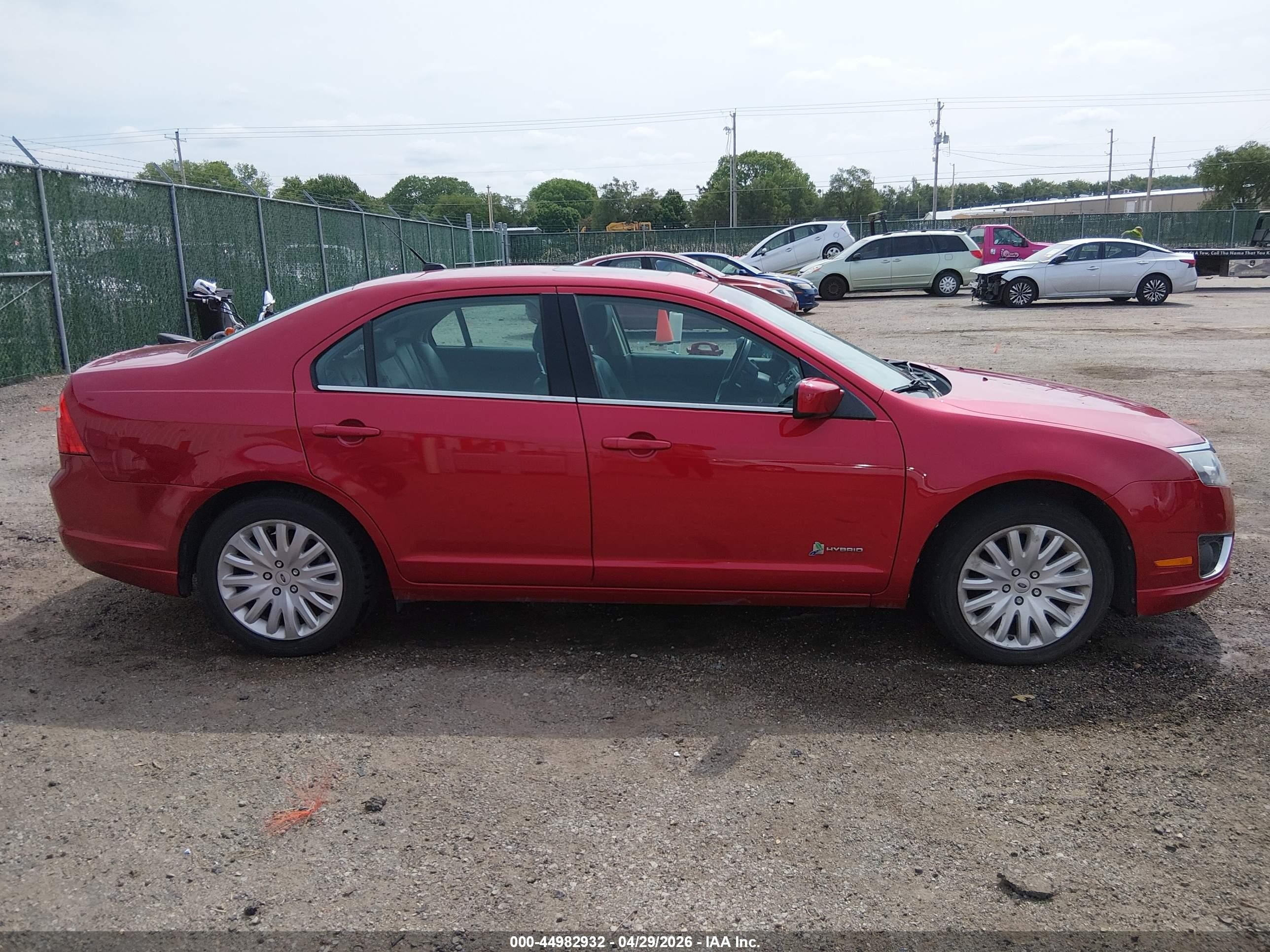 2012 Ford Fusion Hybrid   Red vin: 3FADP0L3XCR246681
