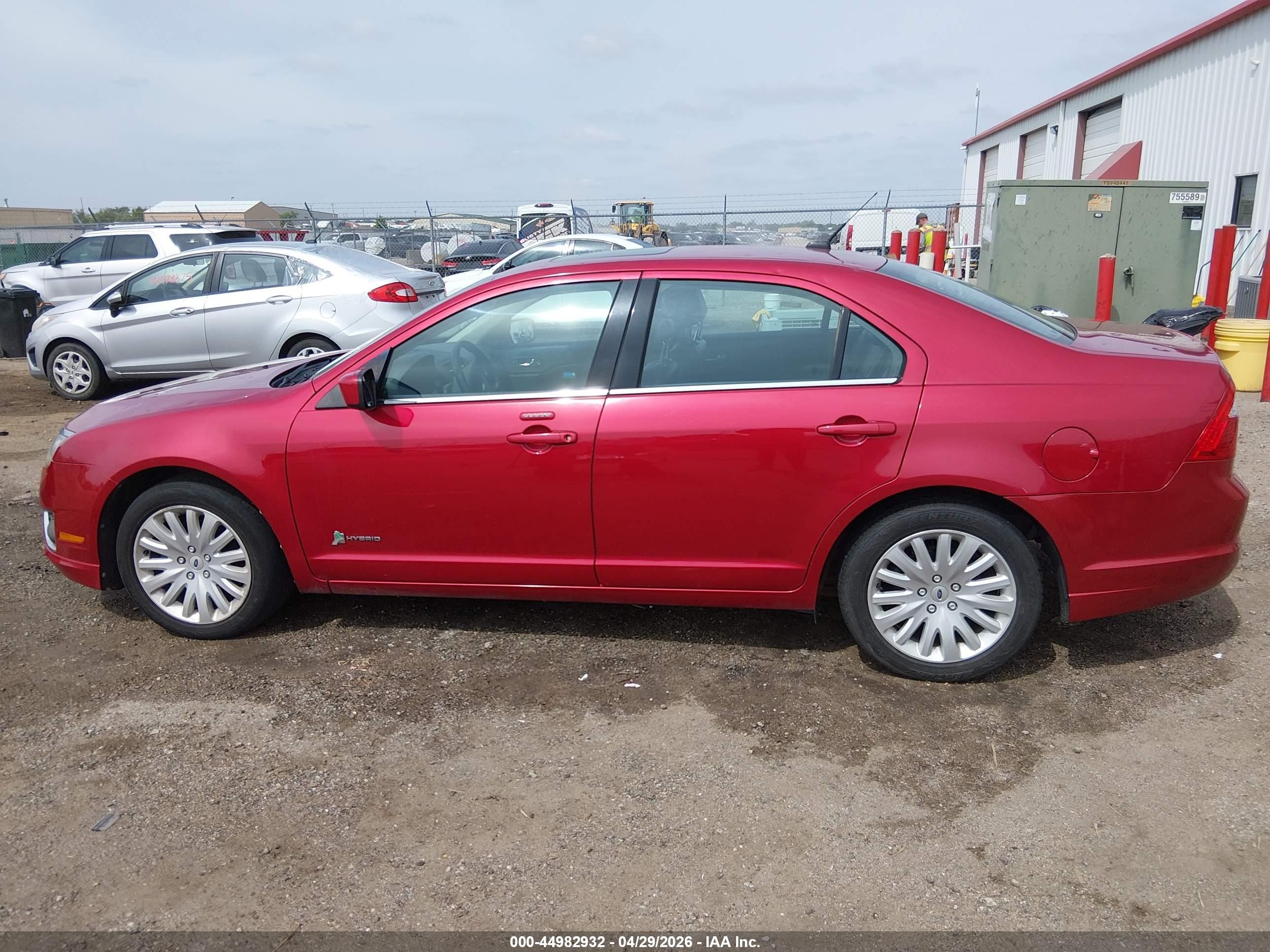 2012 Ford Fusion Hybrid   Red vin: 3FADP0L3XCR246681