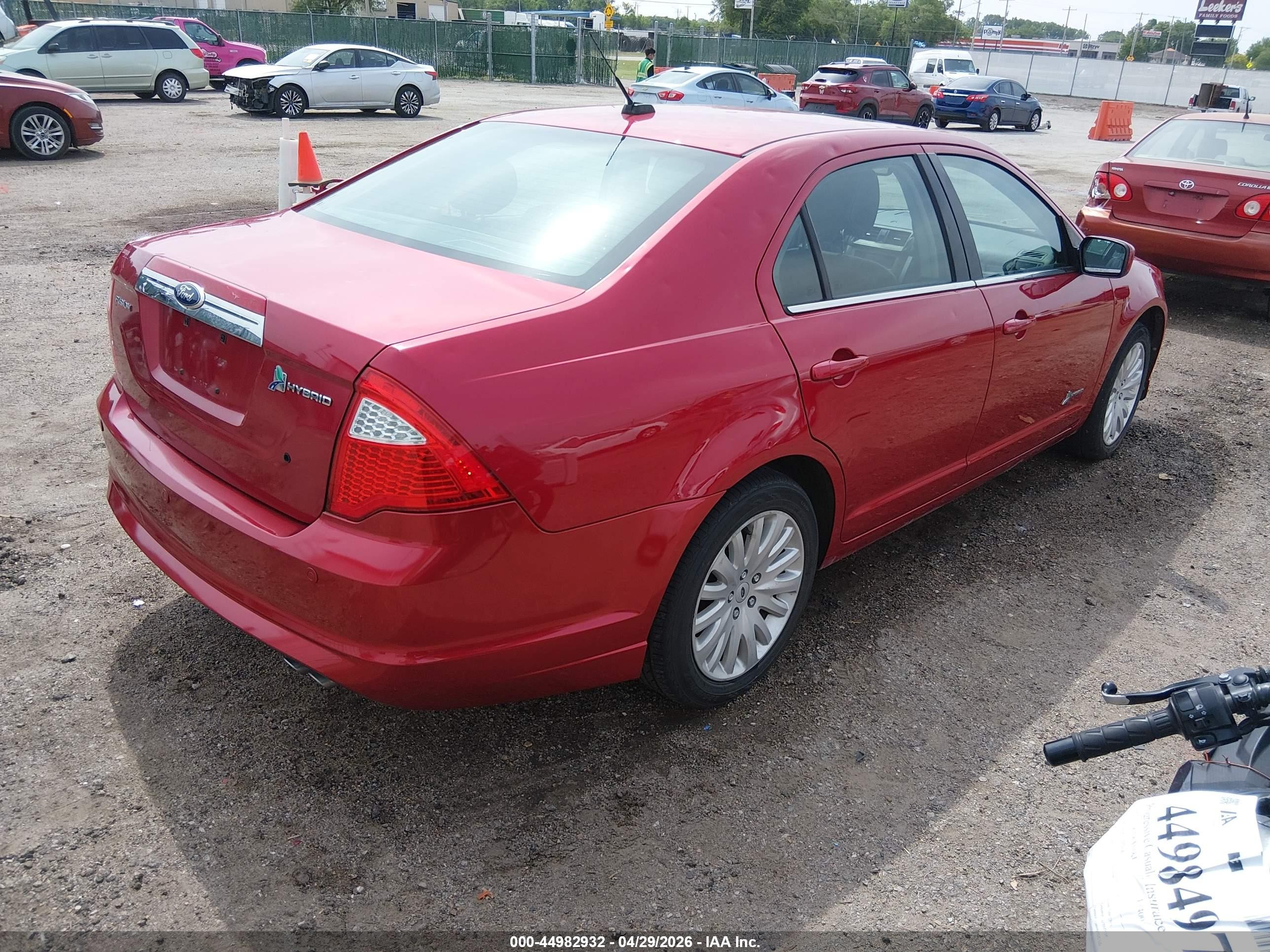 2012 Ford Fusion Hybrid   Red vin: 3FADP0L3XCR246681