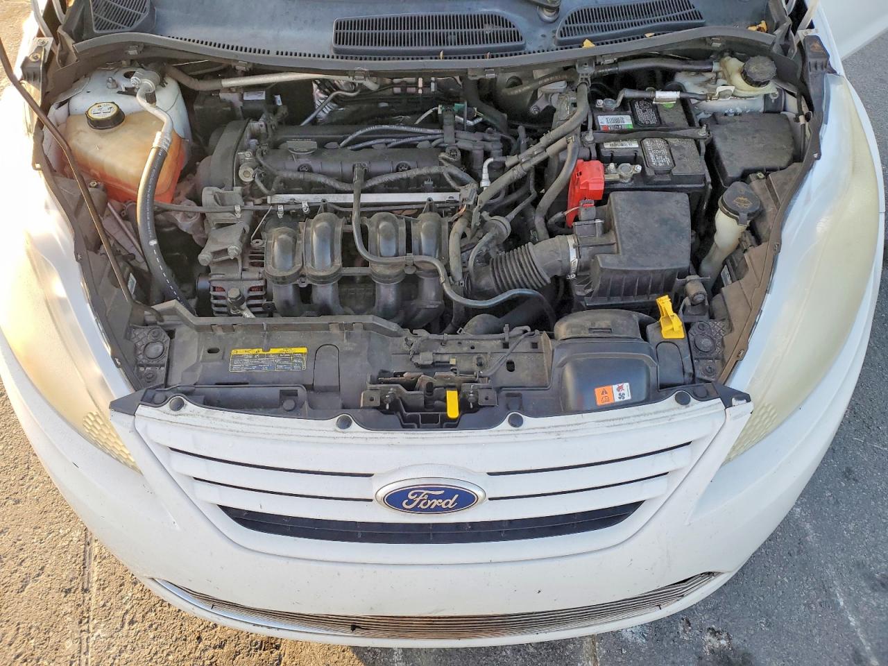 2011 Ford Fiesta S Белый vin: 3FADP4AJ0BM174779