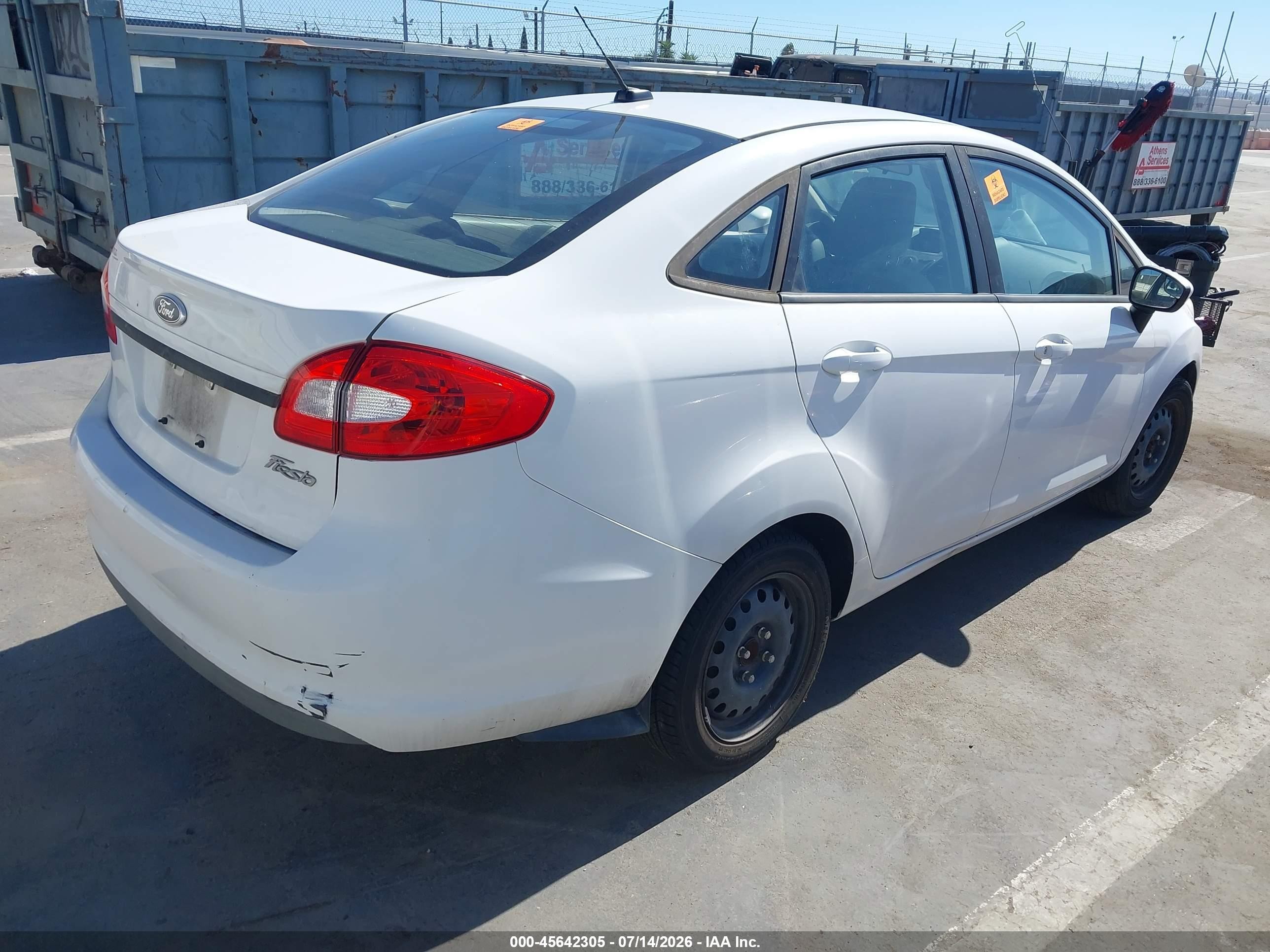 2011 Ford Fiesta S Белый vin: 3FADP4AJ1BM109021