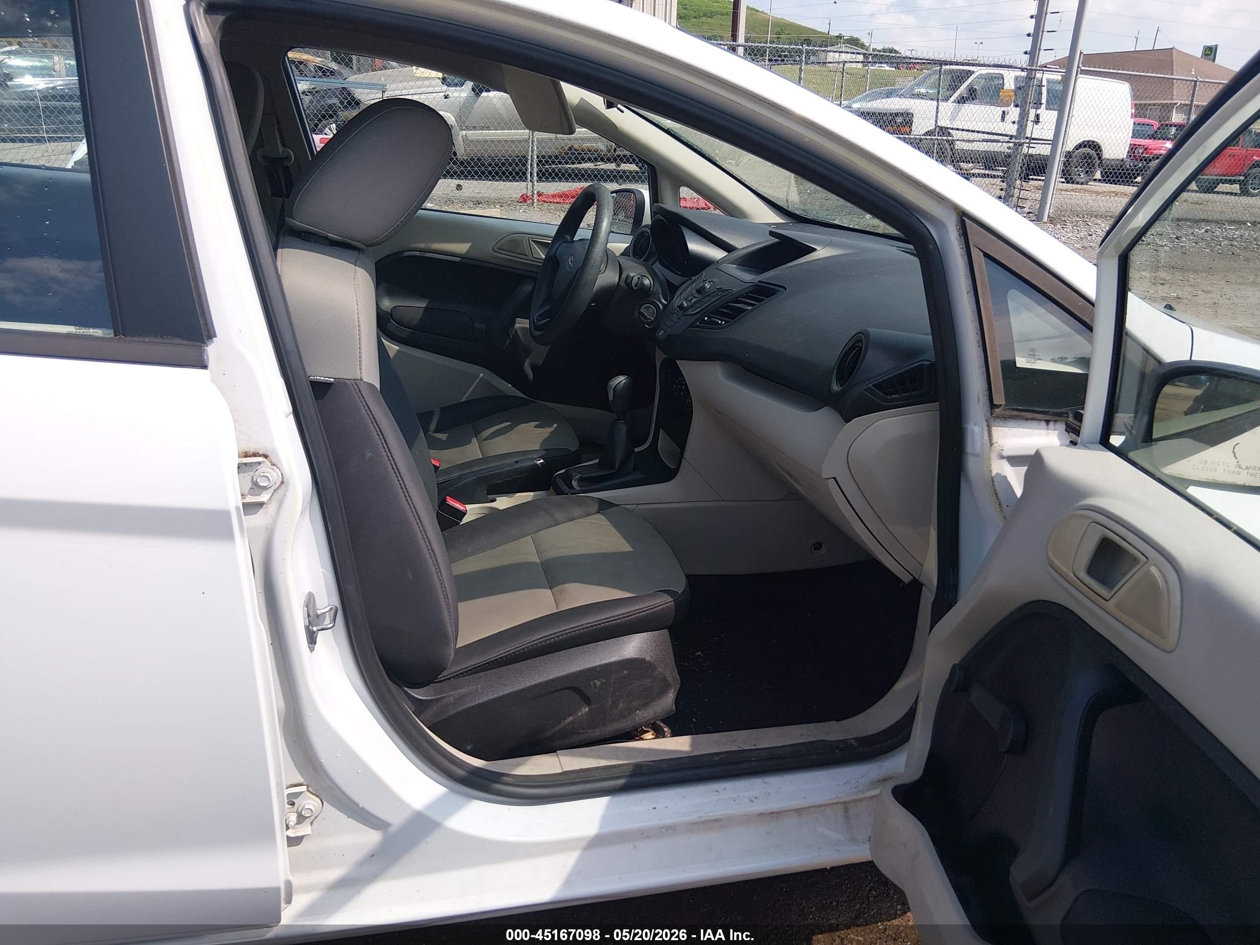 2012 Ford Fiesta S White vin: 3FADP4AJ1CM153229