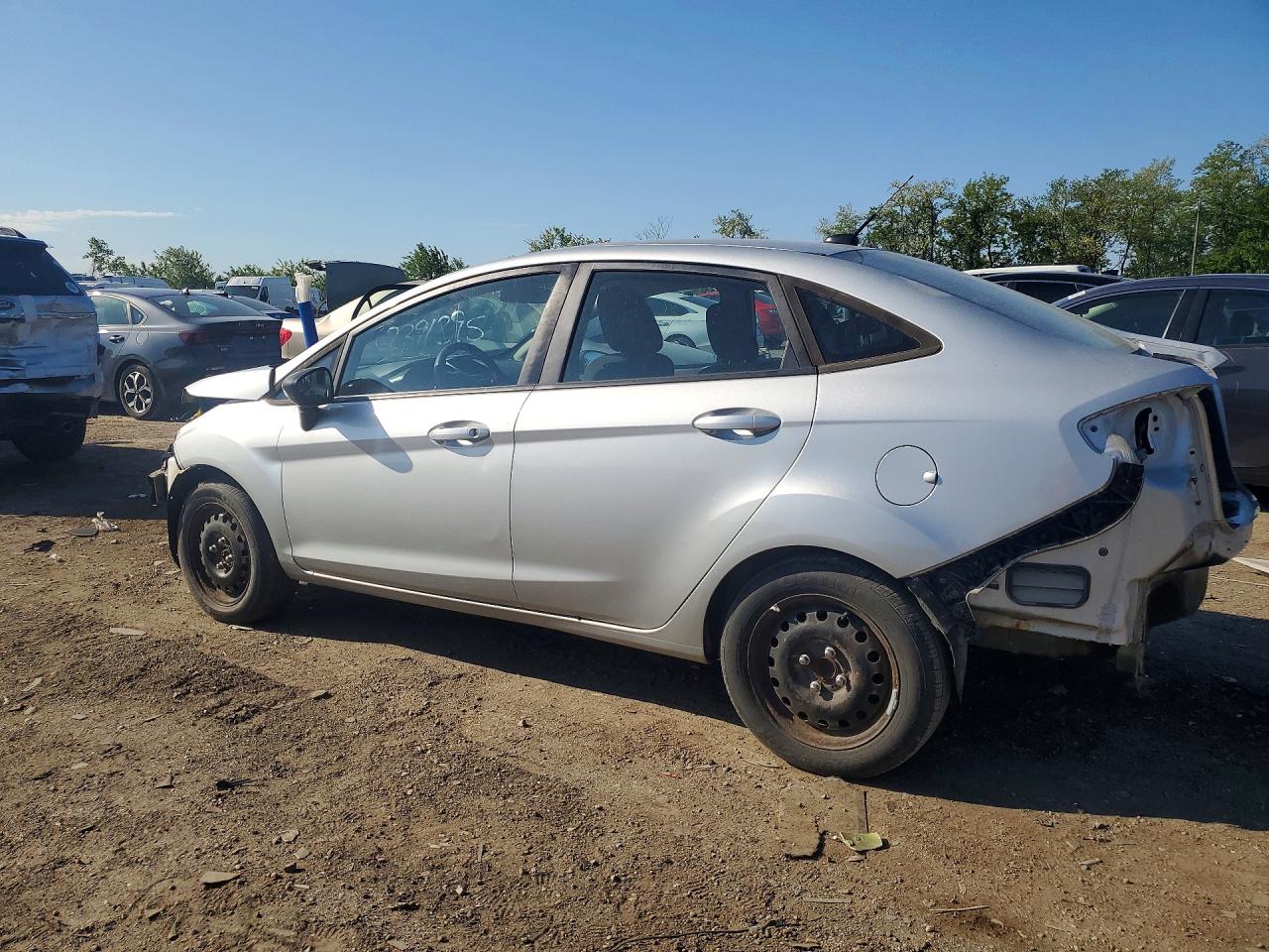 2015 Ford Fiesta S Silver vin: 3FADP4AJ1FM117383