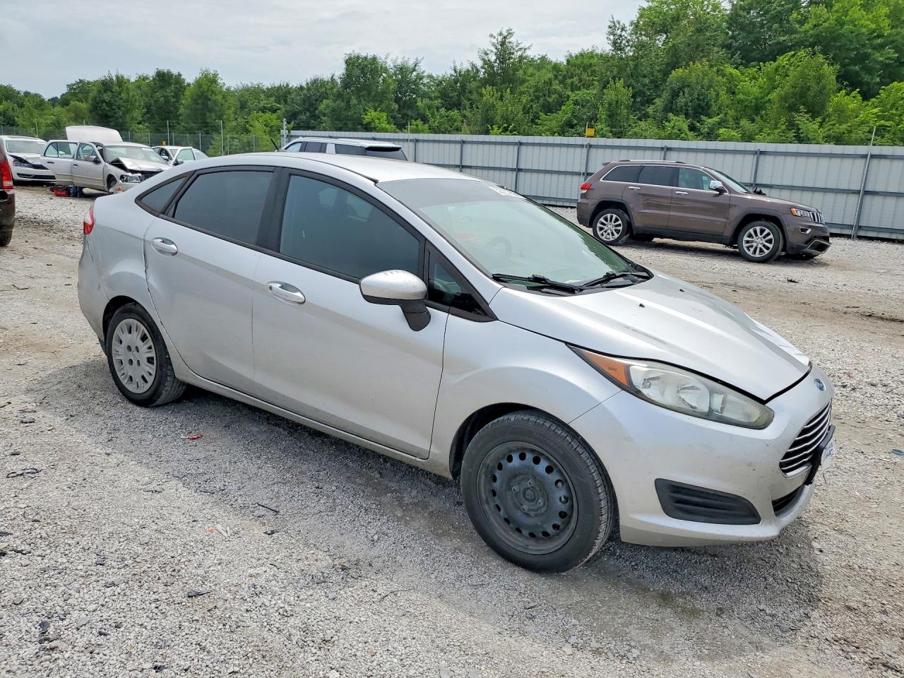 2015 Ford Fiesta S Silver vin: 3FADP4AJ1FM135835