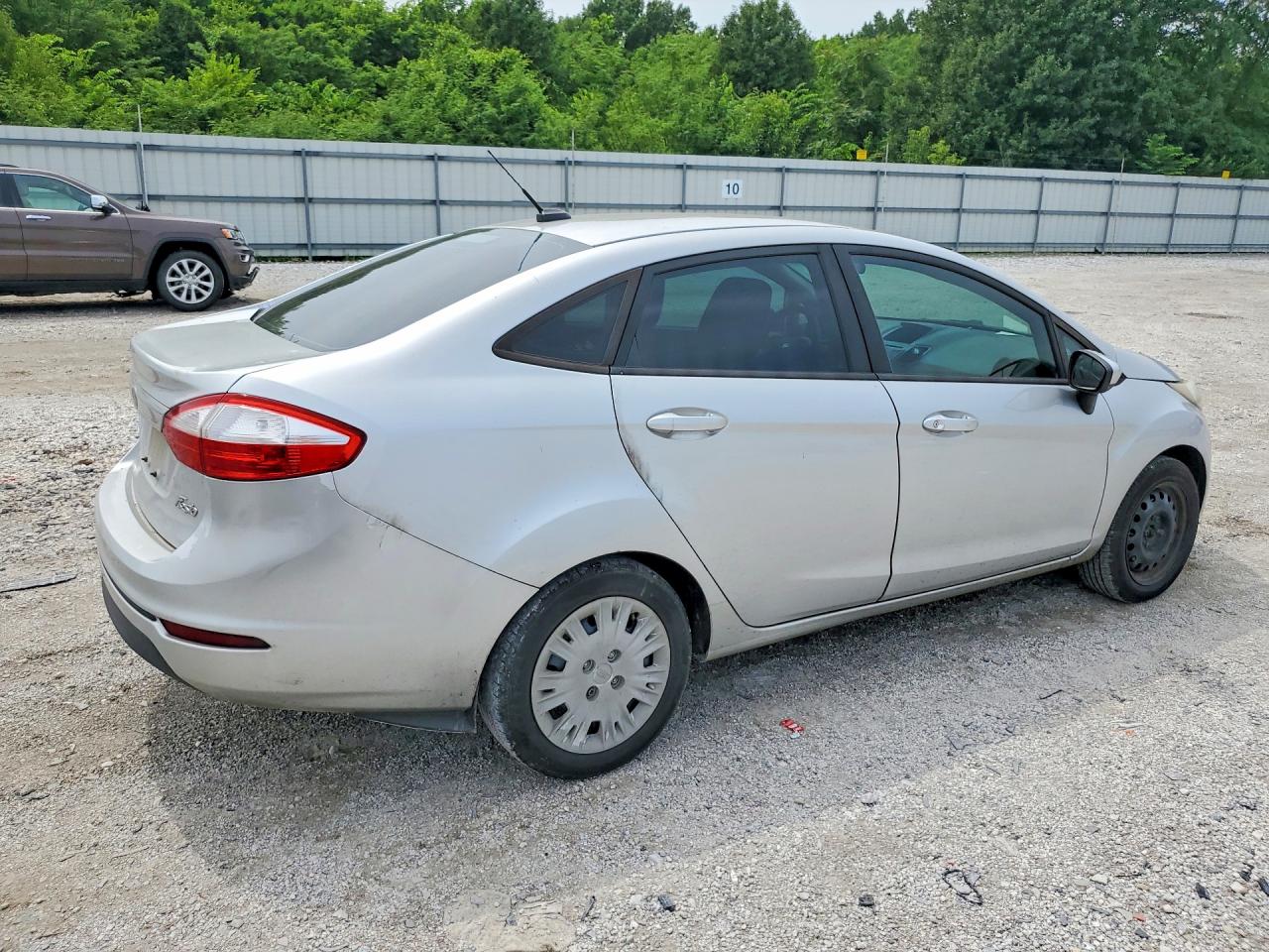 2015 Ford Fiesta S Silver vin: 3FADP4AJ1FM135835