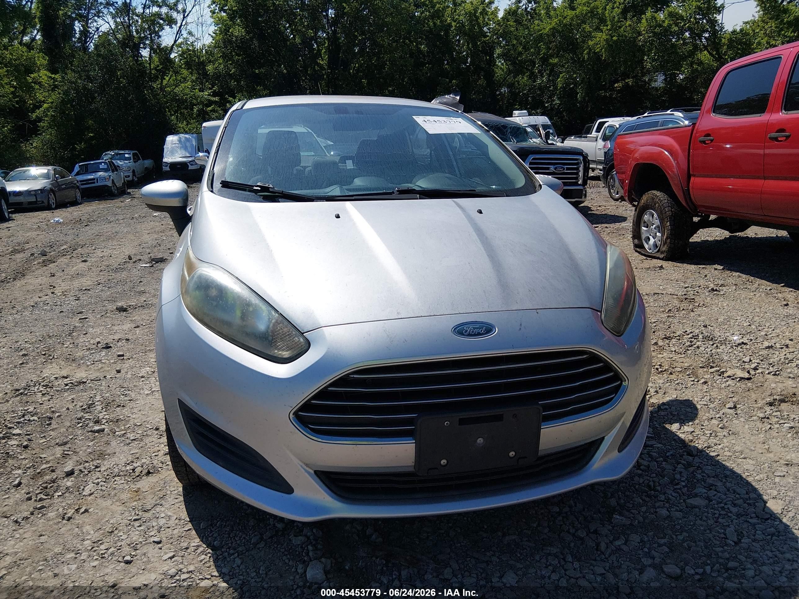 2015 Ford Fiesta S Silver vin: 3FADP4AJ1FM145457
