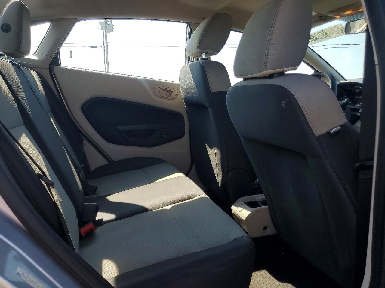 2013 Ford Fiesta S Silver vin: 3FADP4AJ2DM129619