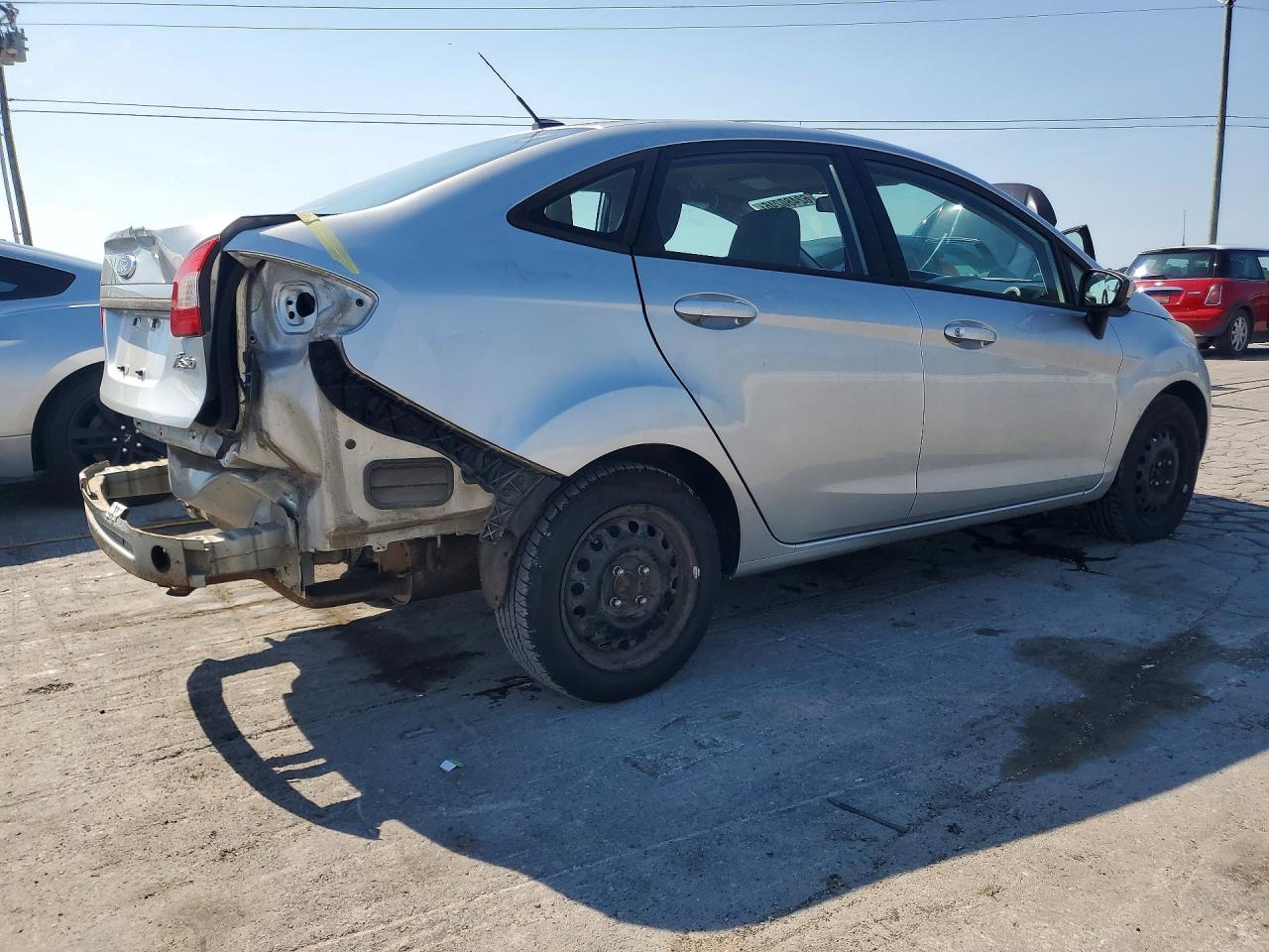 2013 Ford Fiesta S Silver vin: 3FADP4AJ2DM129619