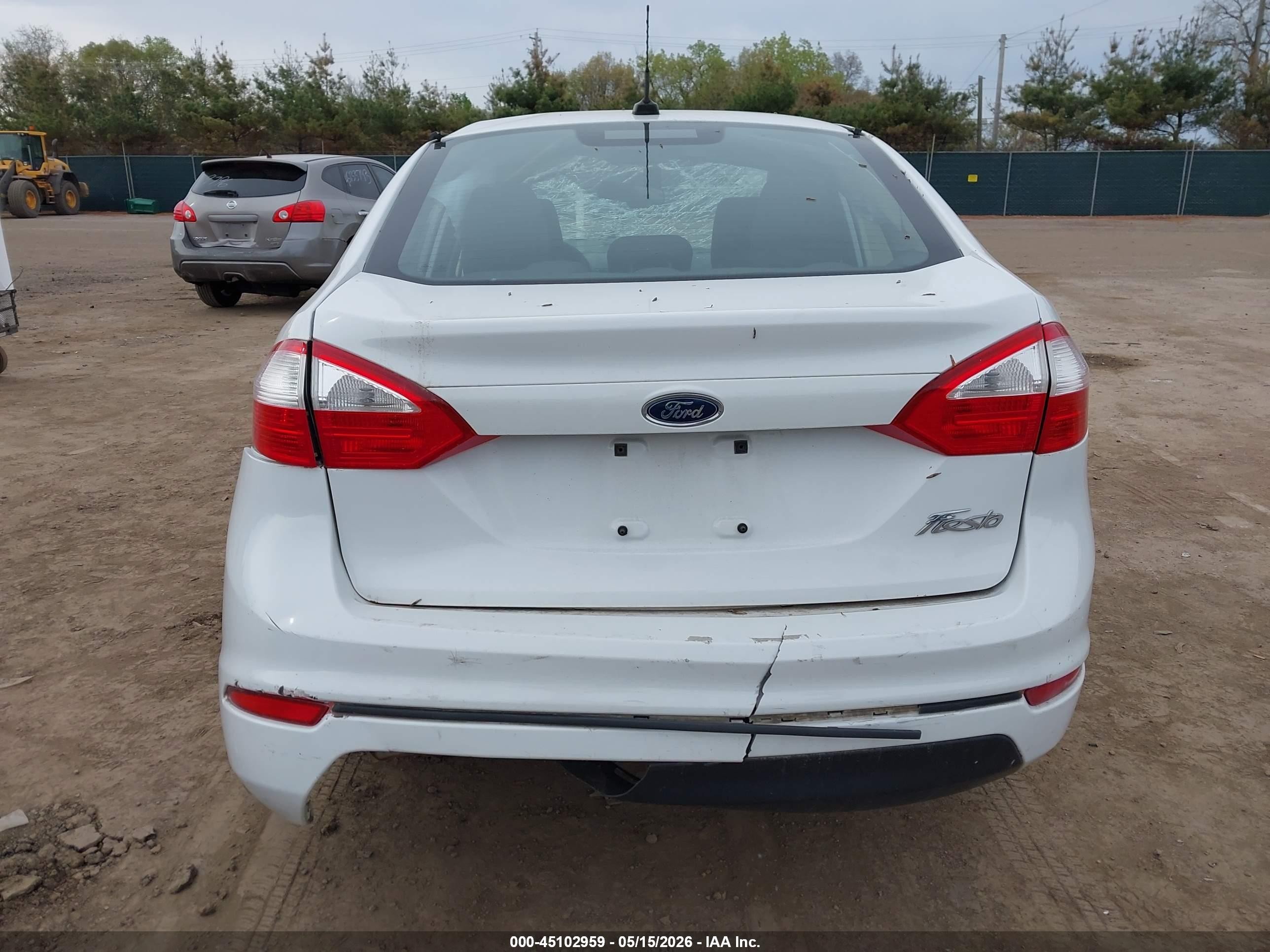 2014 Ford Fiesta S White vin: 3FADP4AJ2EM148057