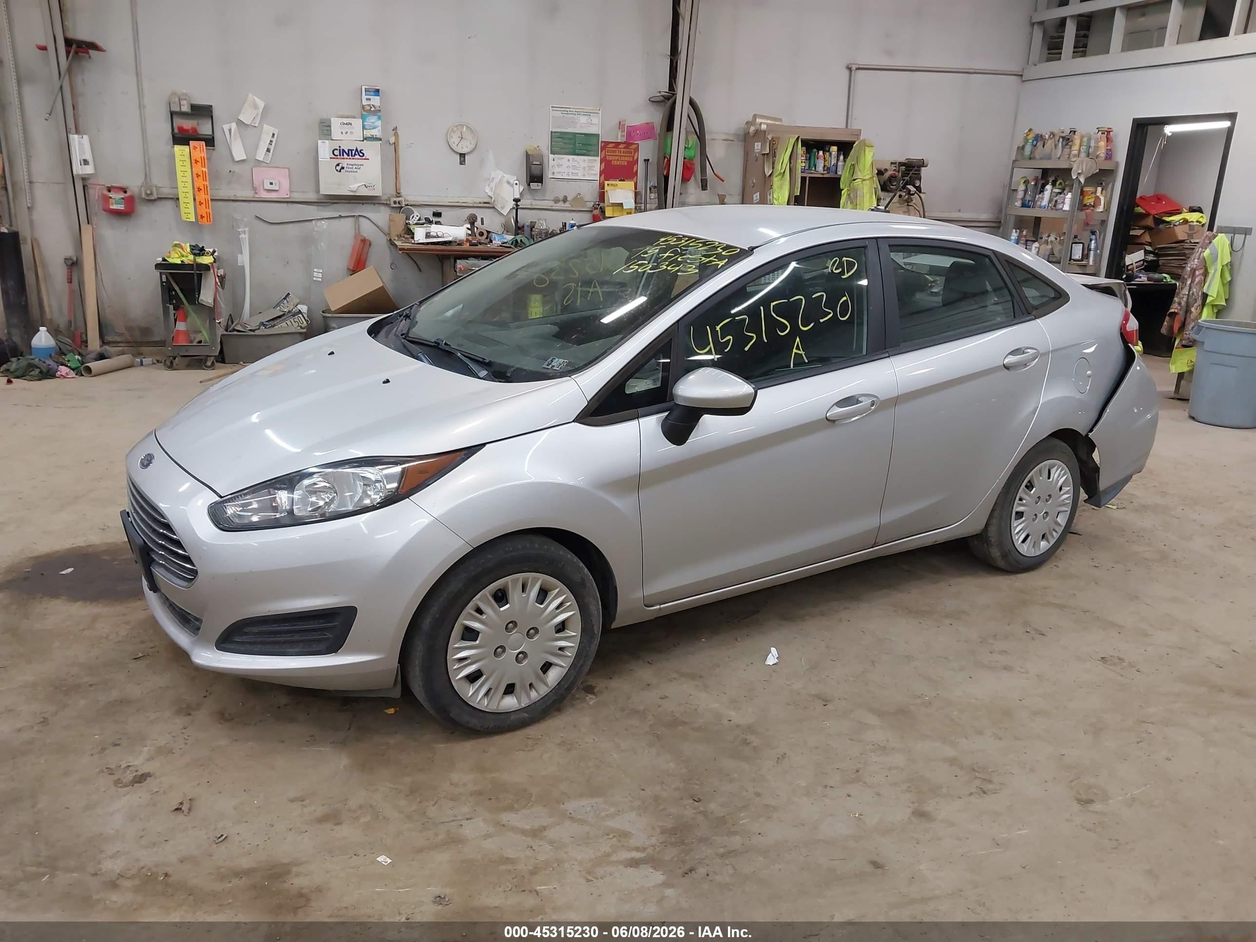 2015 Ford Fiesta S Silver vin: 3FADP4AJ2FM129073