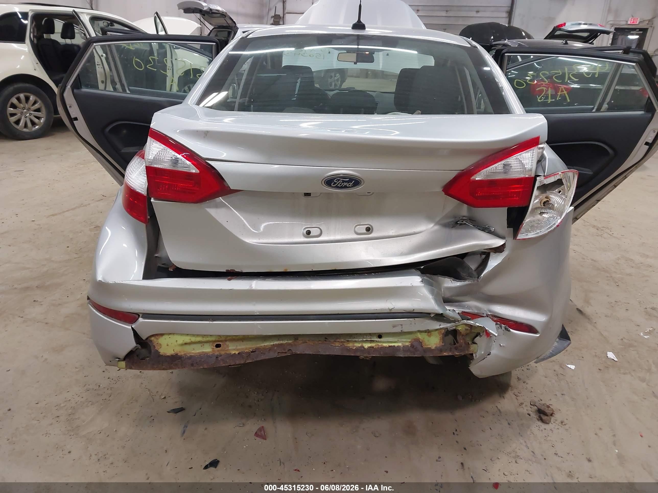 2015 Ford Fiesta S Silver vin: 3FADP4AJ2FM129073
