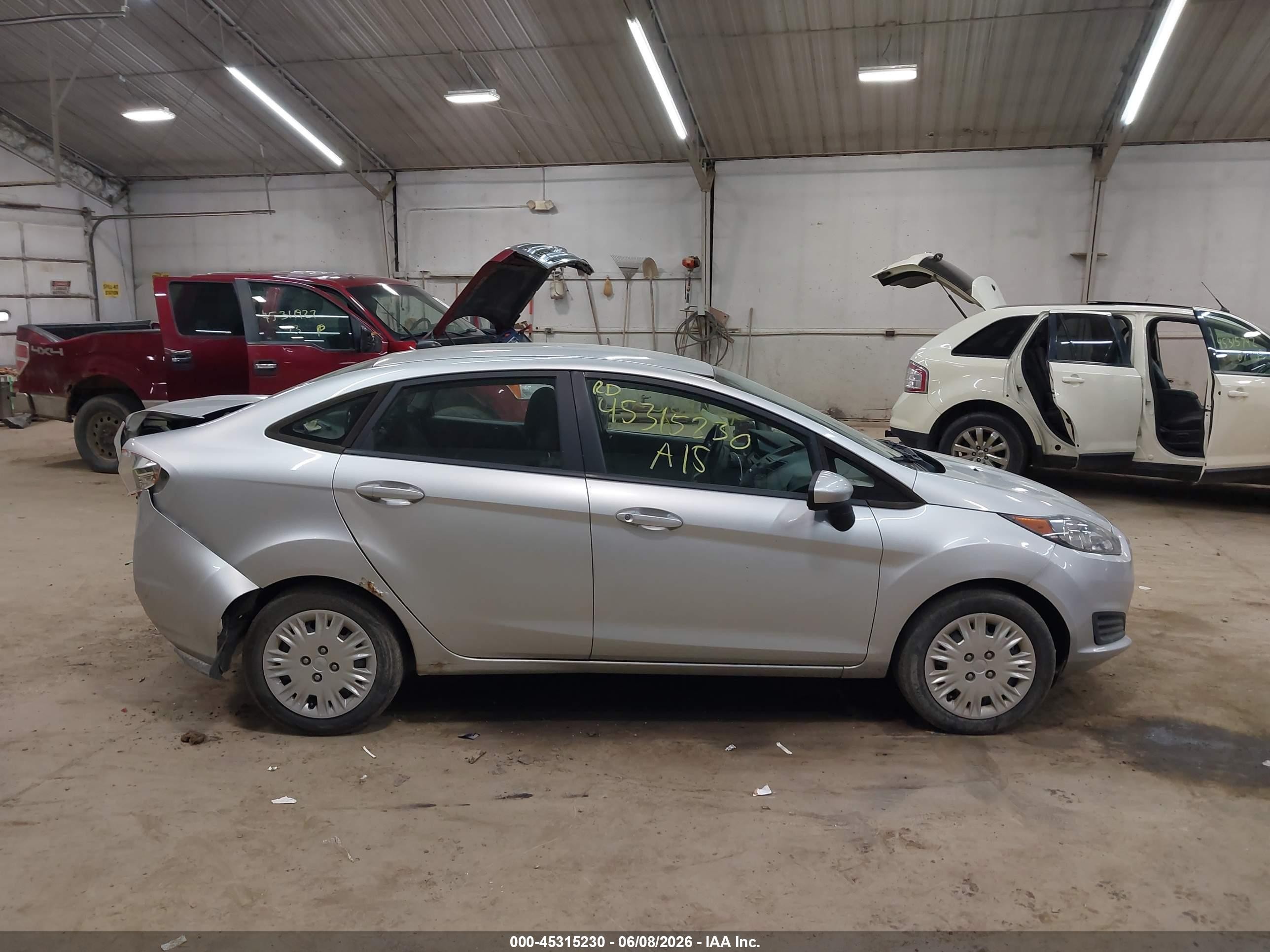 2015 Ford Fiesta S Silver vin: 3FADP4AJ2FM129073